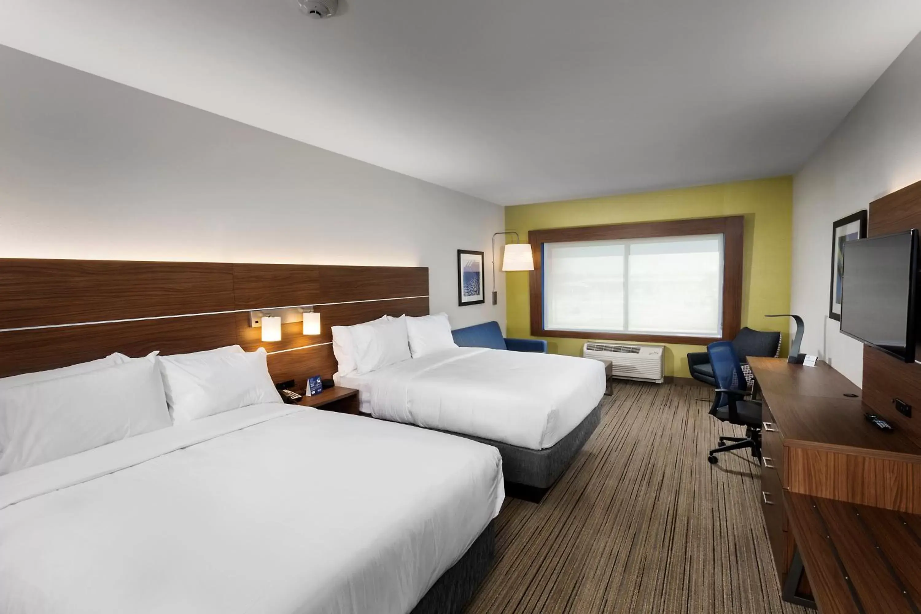 Queen Suite with Two Queen Beds - Communications Accessible in Holiday Inn Express & Suites - West Des Moines - Jordan Creek by IHG Queen Suite with Two Queen Beds - Communications Accessible in Holiday Inn Express & Suites - West Des Moines - Jordan Creek by IHG
