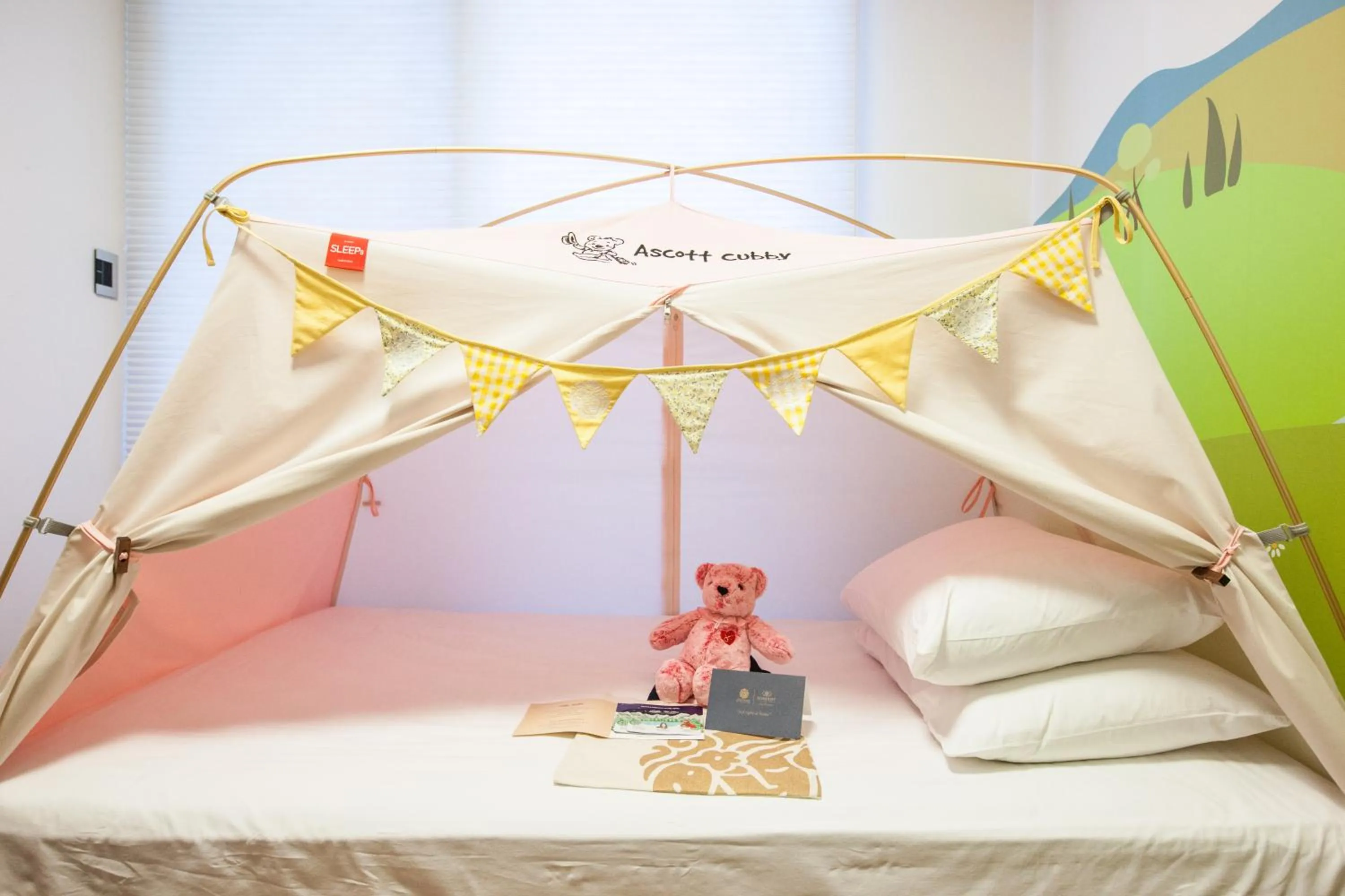 Decorative detail, Bed in Somerset Jeju Shinhwa World