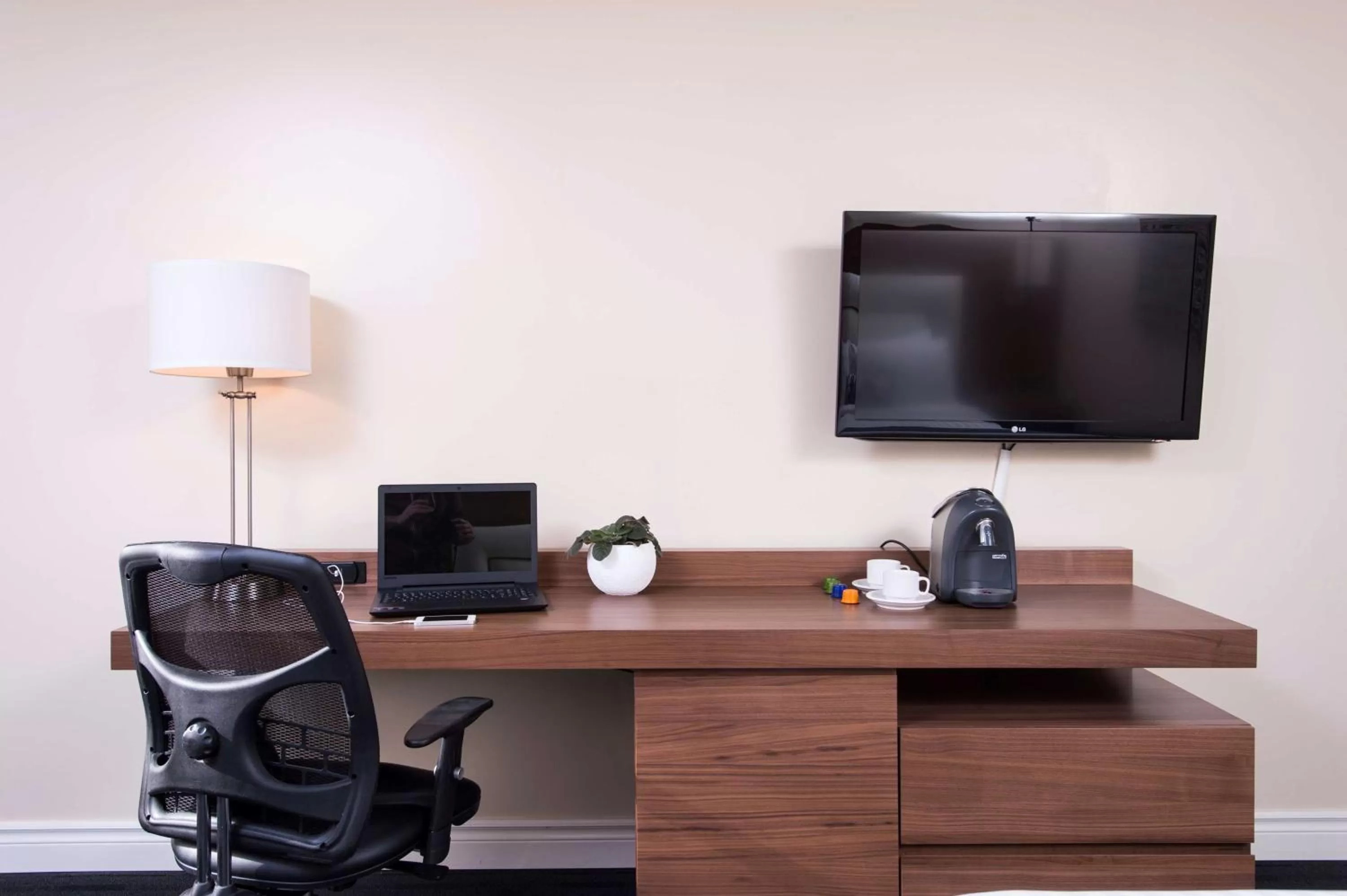 Photo of the whole room in Hôtel Albert par G5