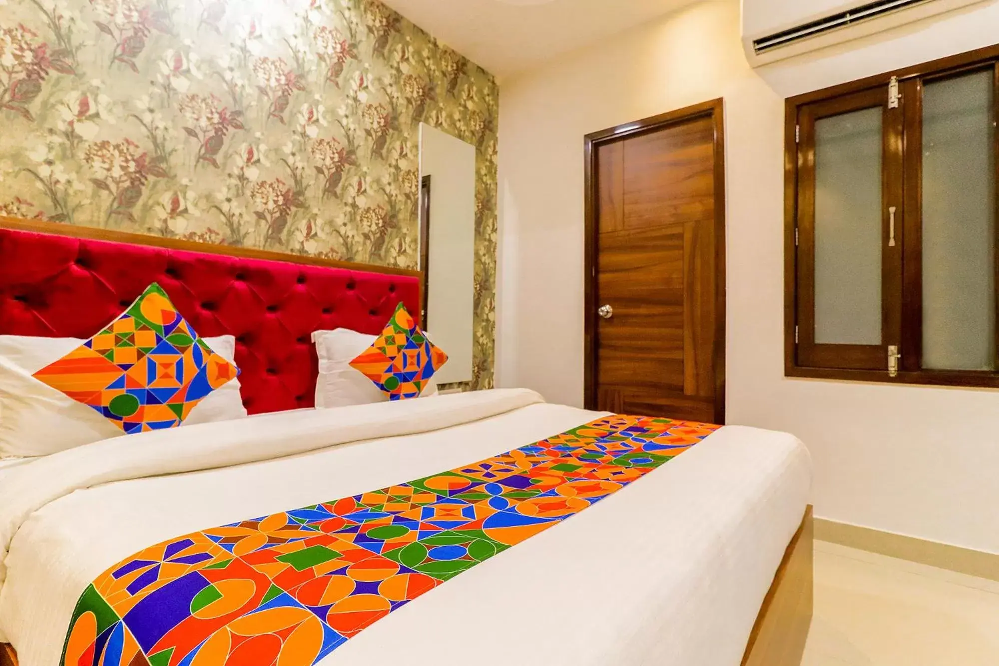 Deluxe Room in FabHotel Golden Velvet Deluxe Room in FabHotel Golden Velvet