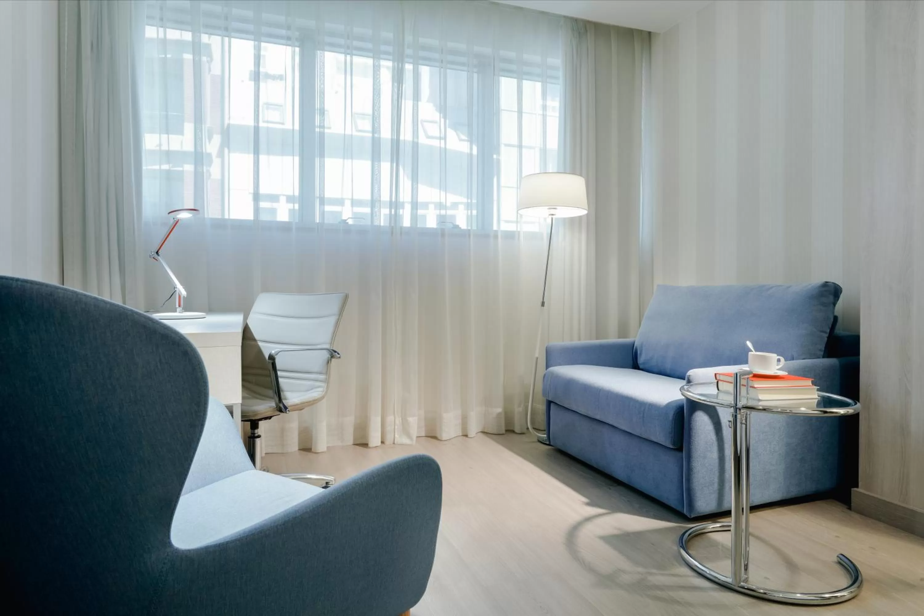 Seating area in Hesperia A Coruña Centro