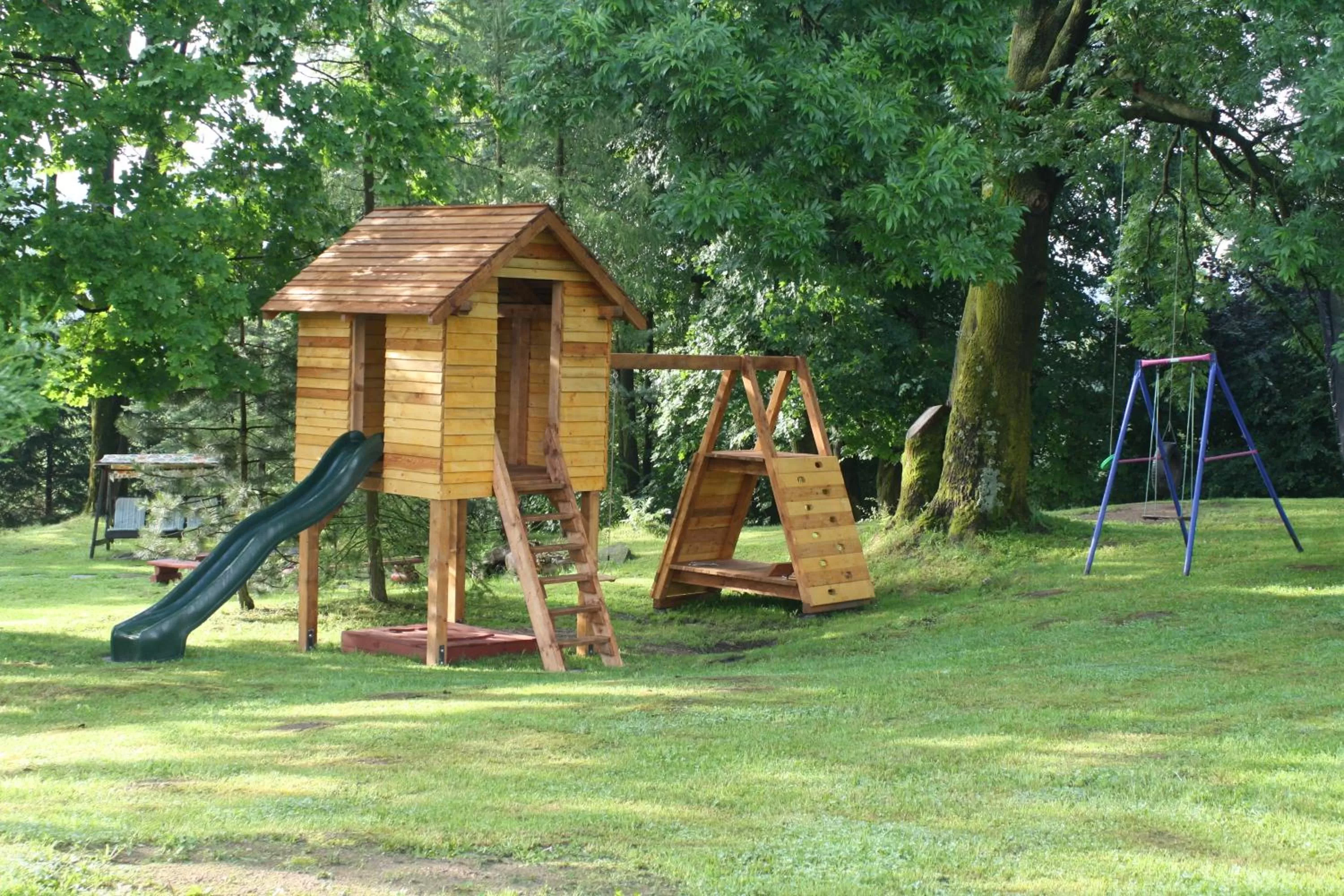 Children play ground, Children's Play Area in Dom na Klonowym Wzgórzu