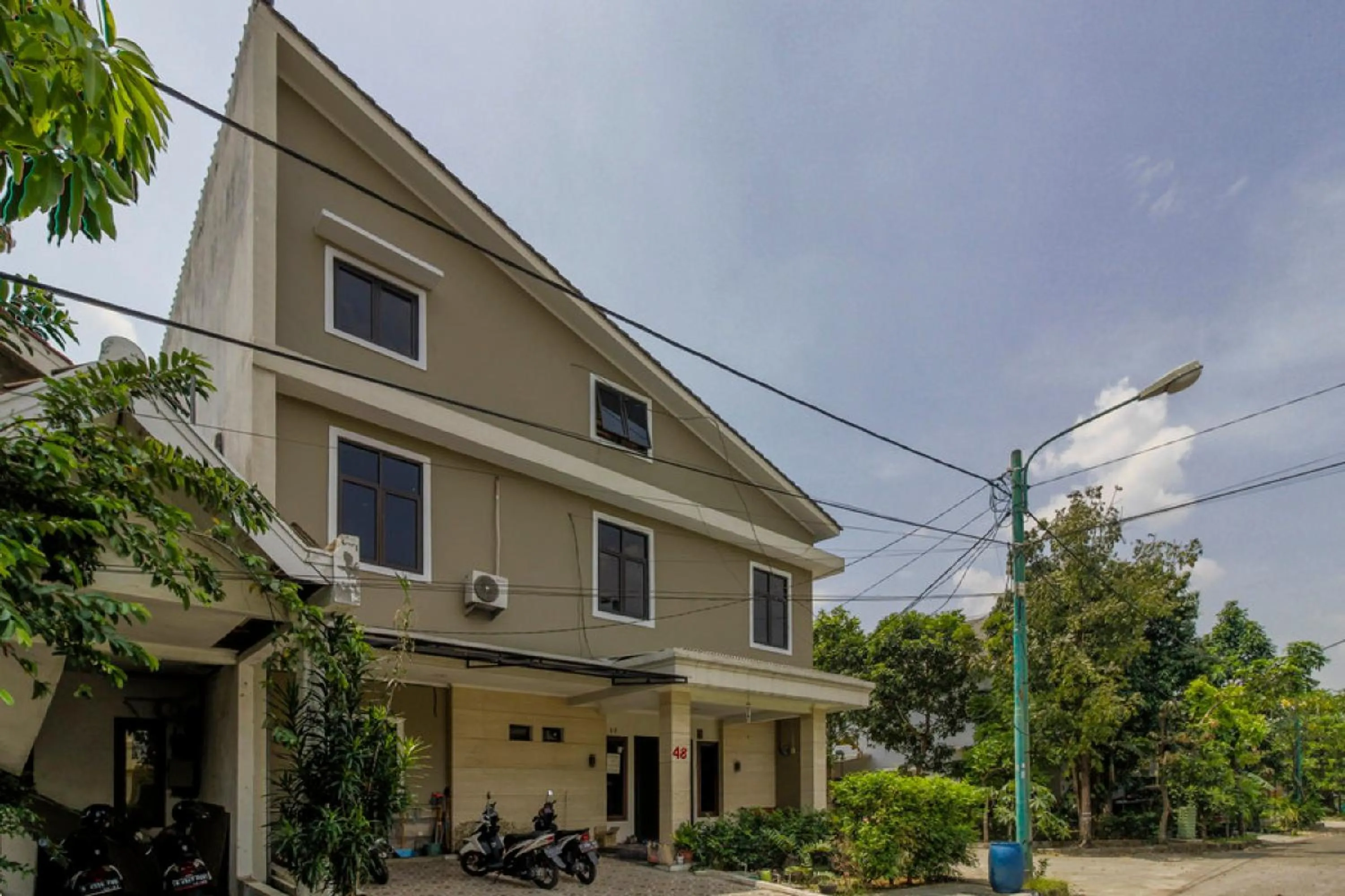 Property building in RedDoorz Plus near Lippo Cikarang Mall