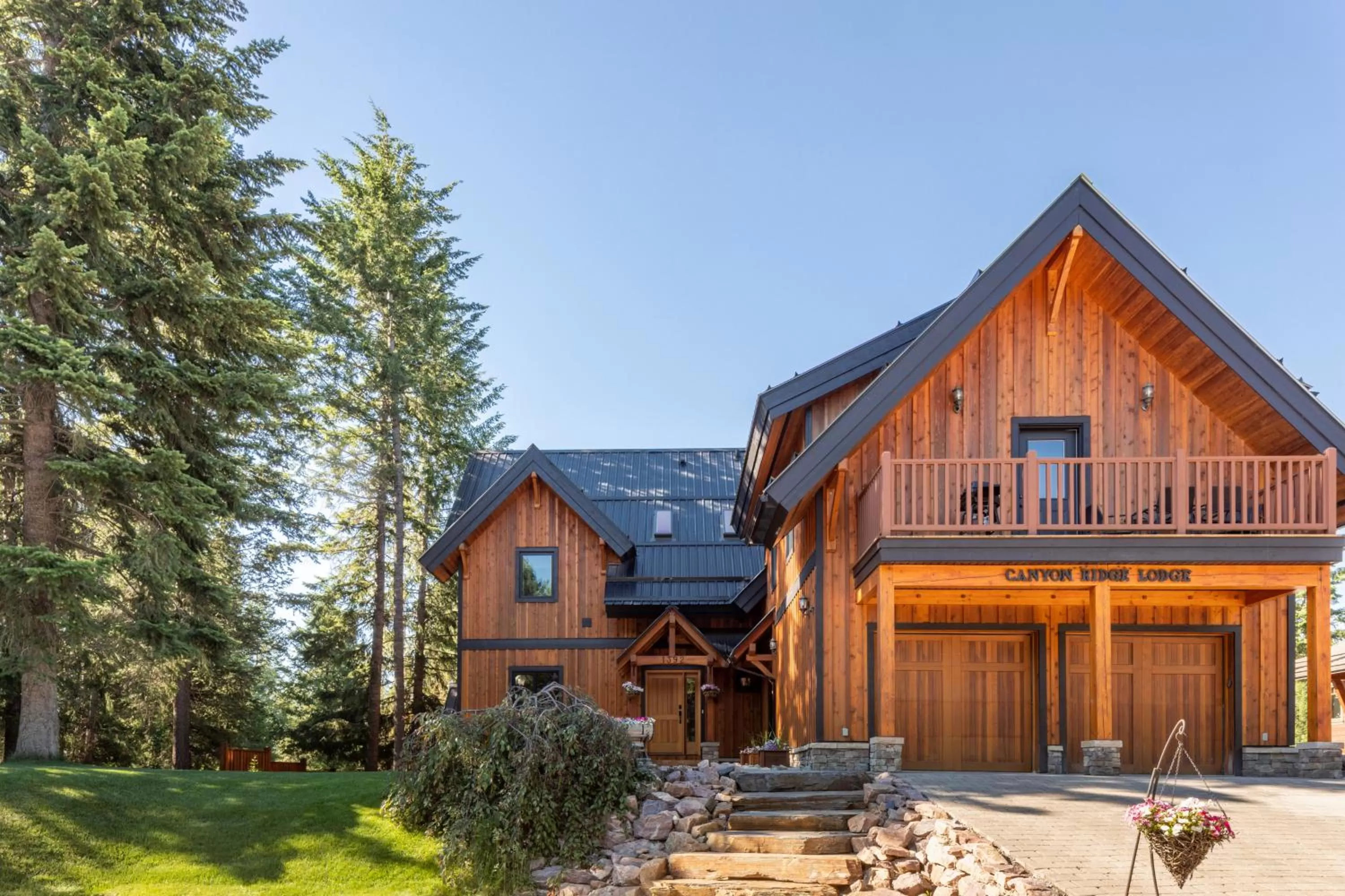 Property building in Canyon Ridge Lodge