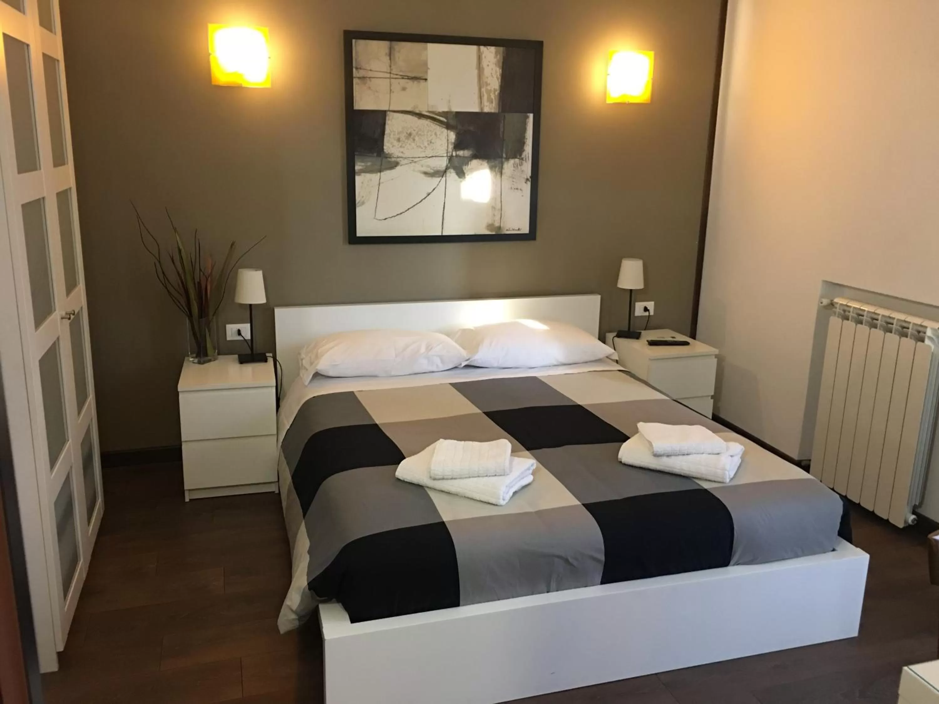 Bedroom, Bed in Almi Rooms