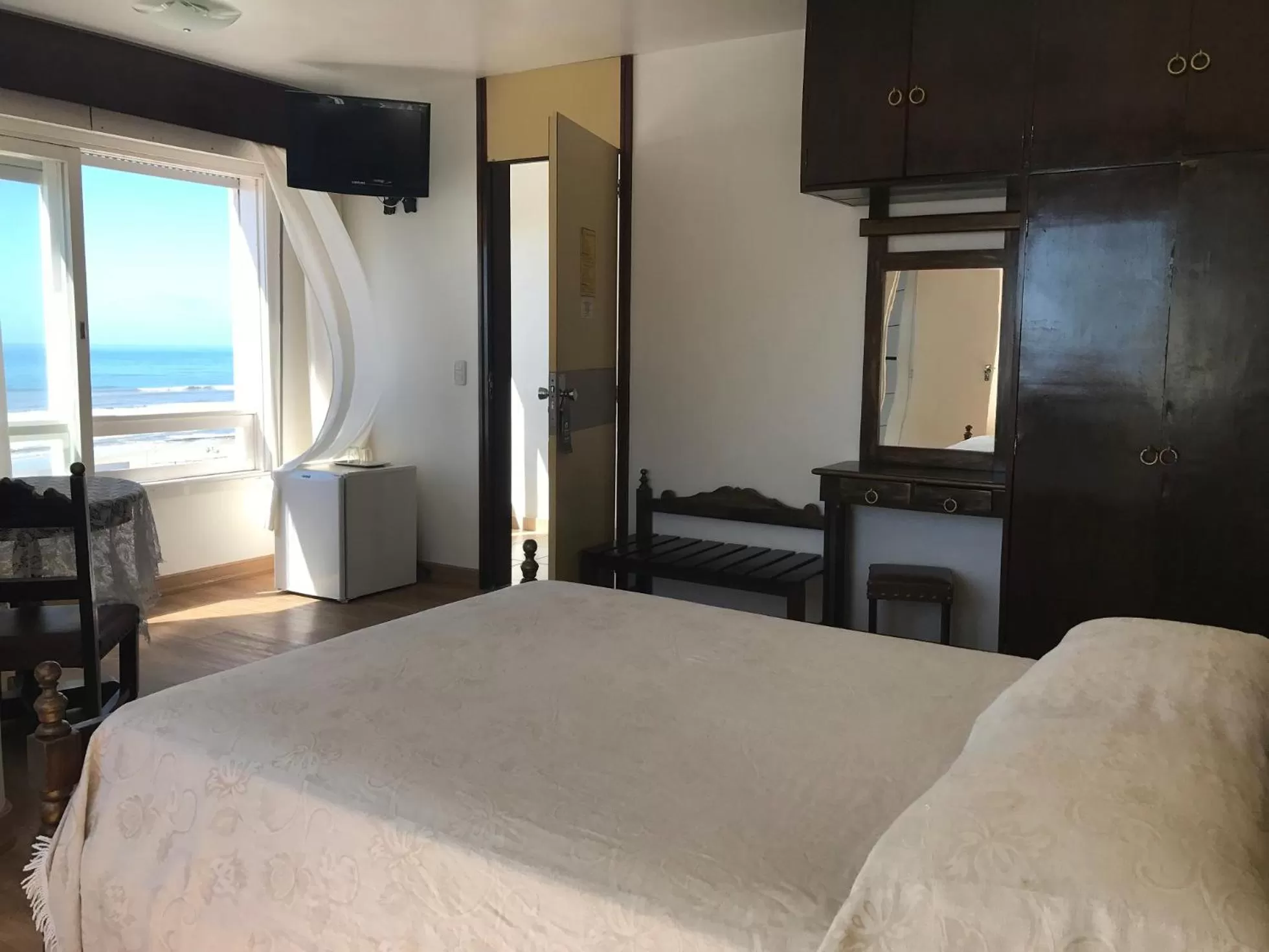 Sea view, Bed in Farol Hotel