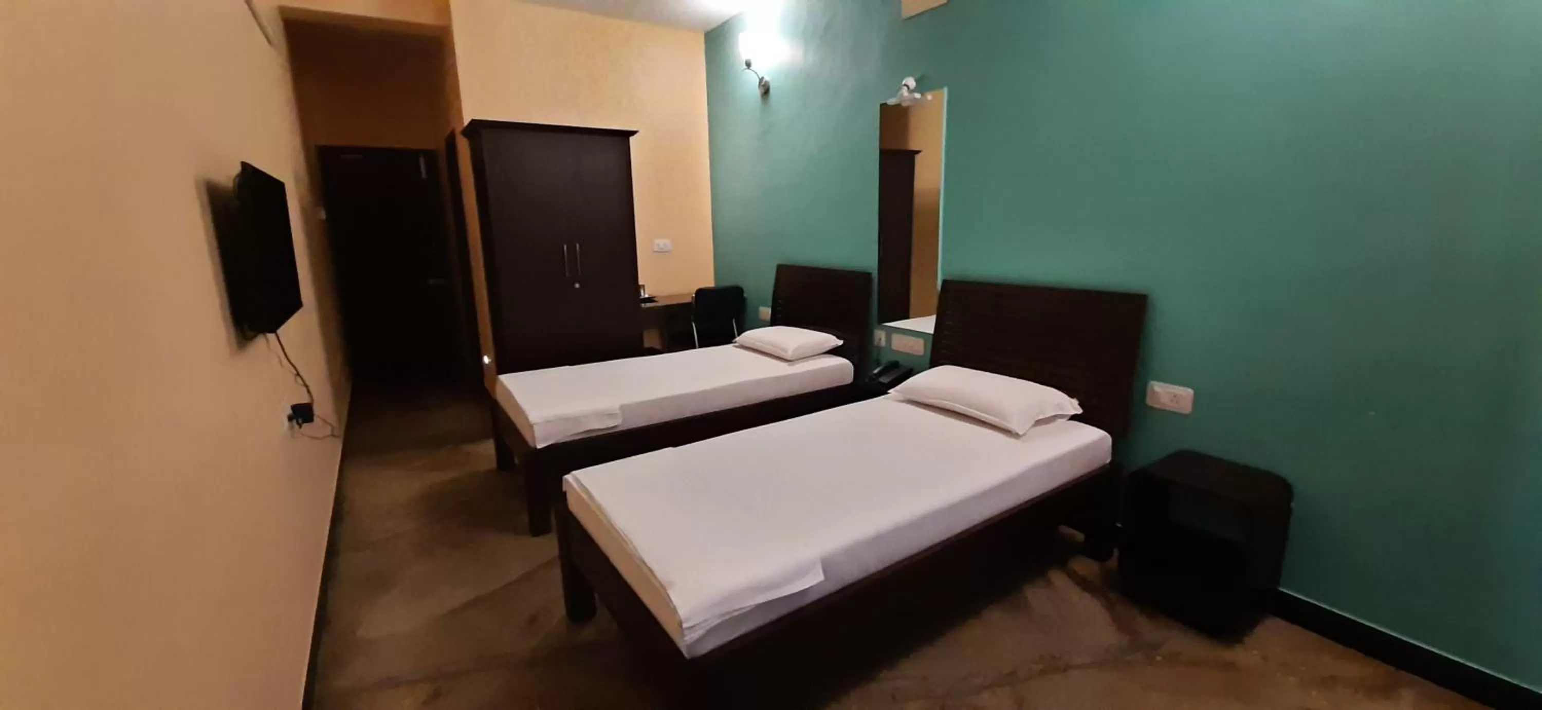 Bed in Chandru De Green