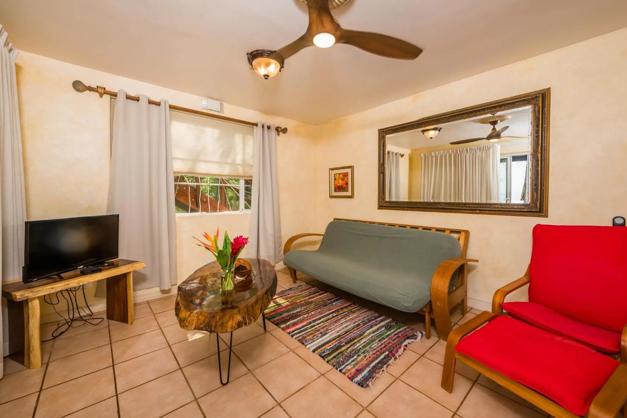 Living room, Seating Area in Corona del Mar