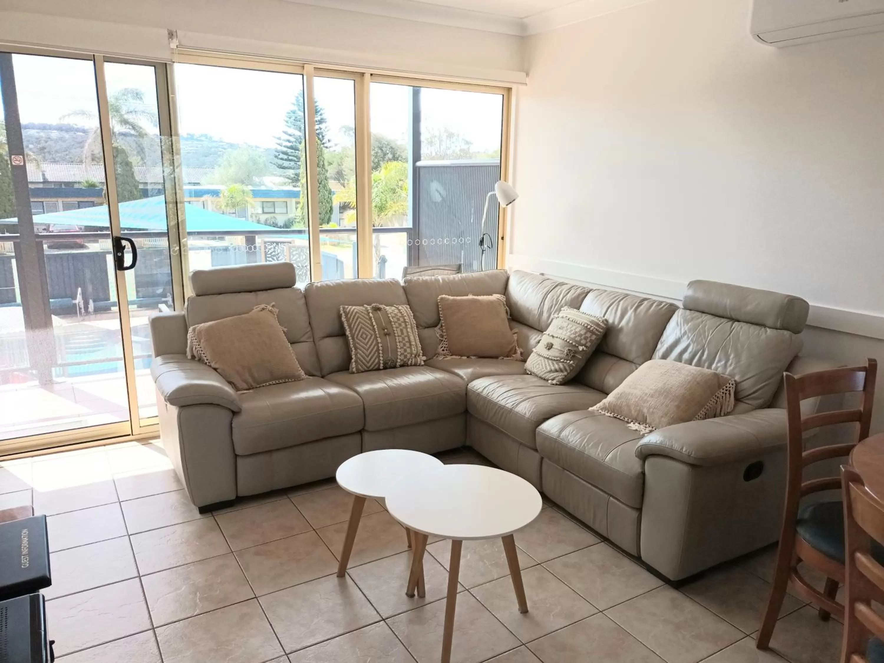 Grandeur Holiday Units