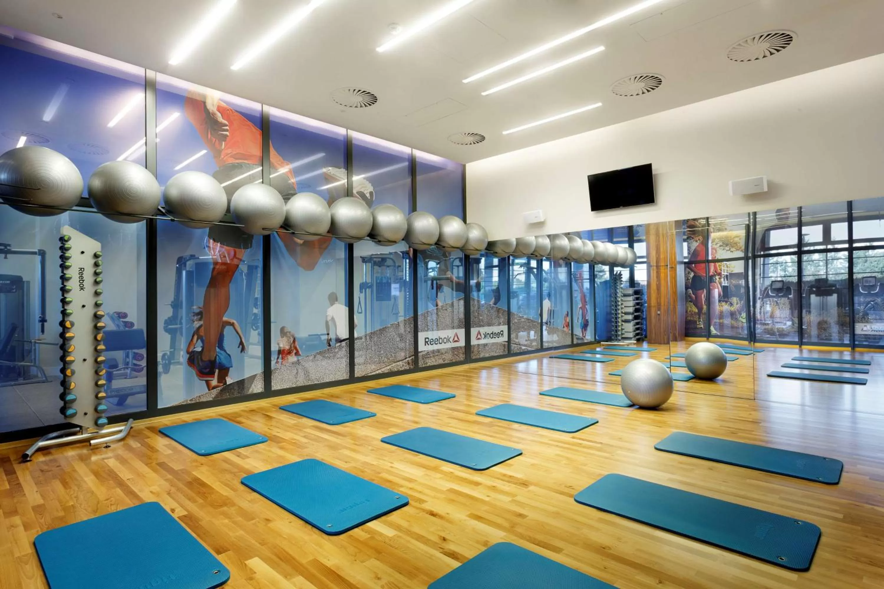 Fitness centre/facilities in DoubleTree by Hilton Hotel & Conference Centre Warsaw