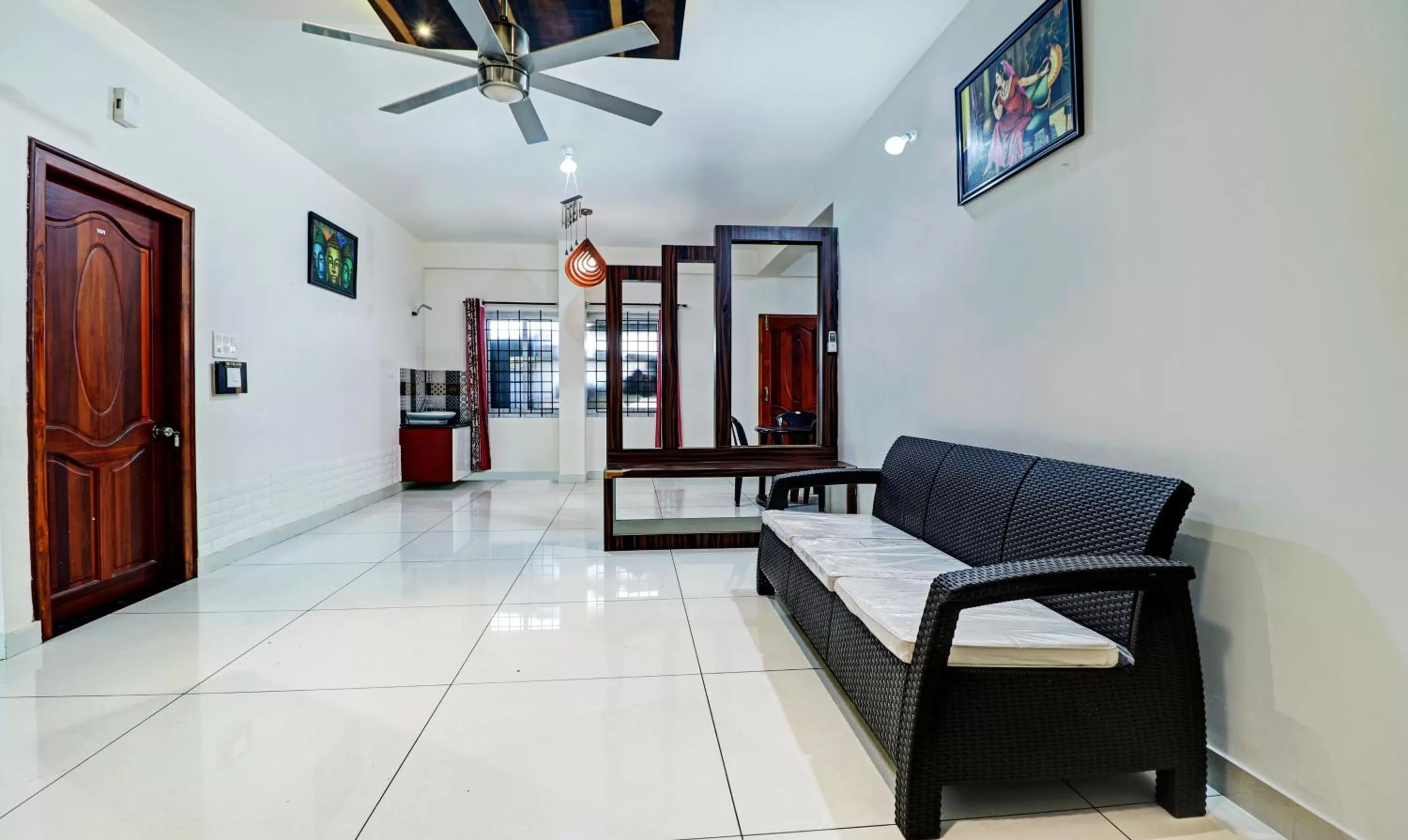 Seating Area in Itsy By Treebo - Colors Stay