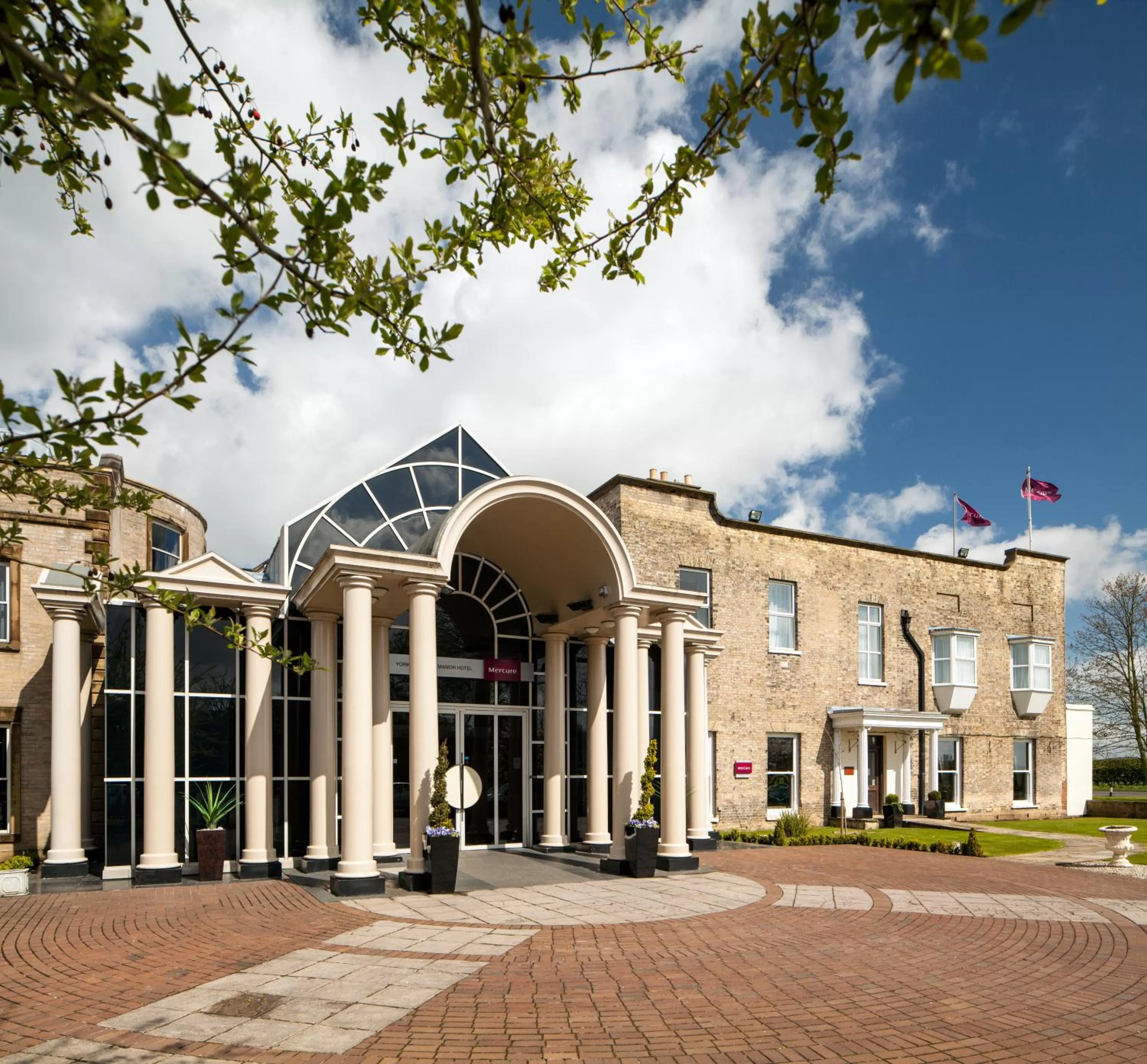 Property building in Mercure York Fairfield Manor Hotel