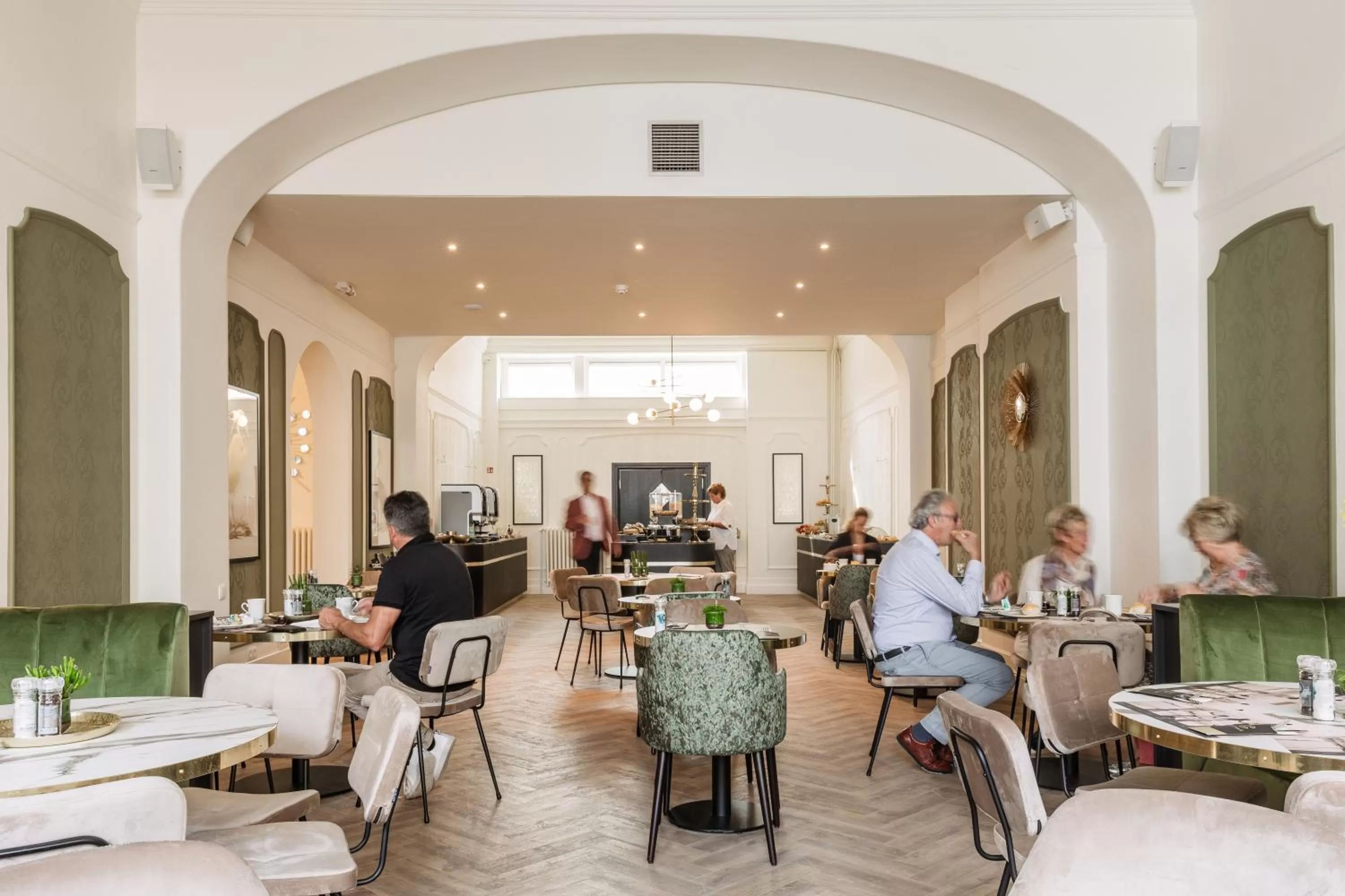 Restaurant/places to eat in C-Hotels Continental