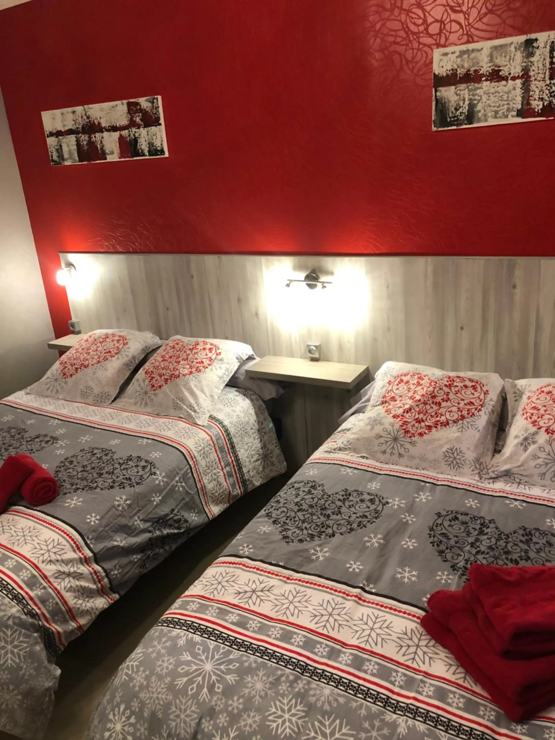 Decorative detail, Bed in Hotel des Remparts