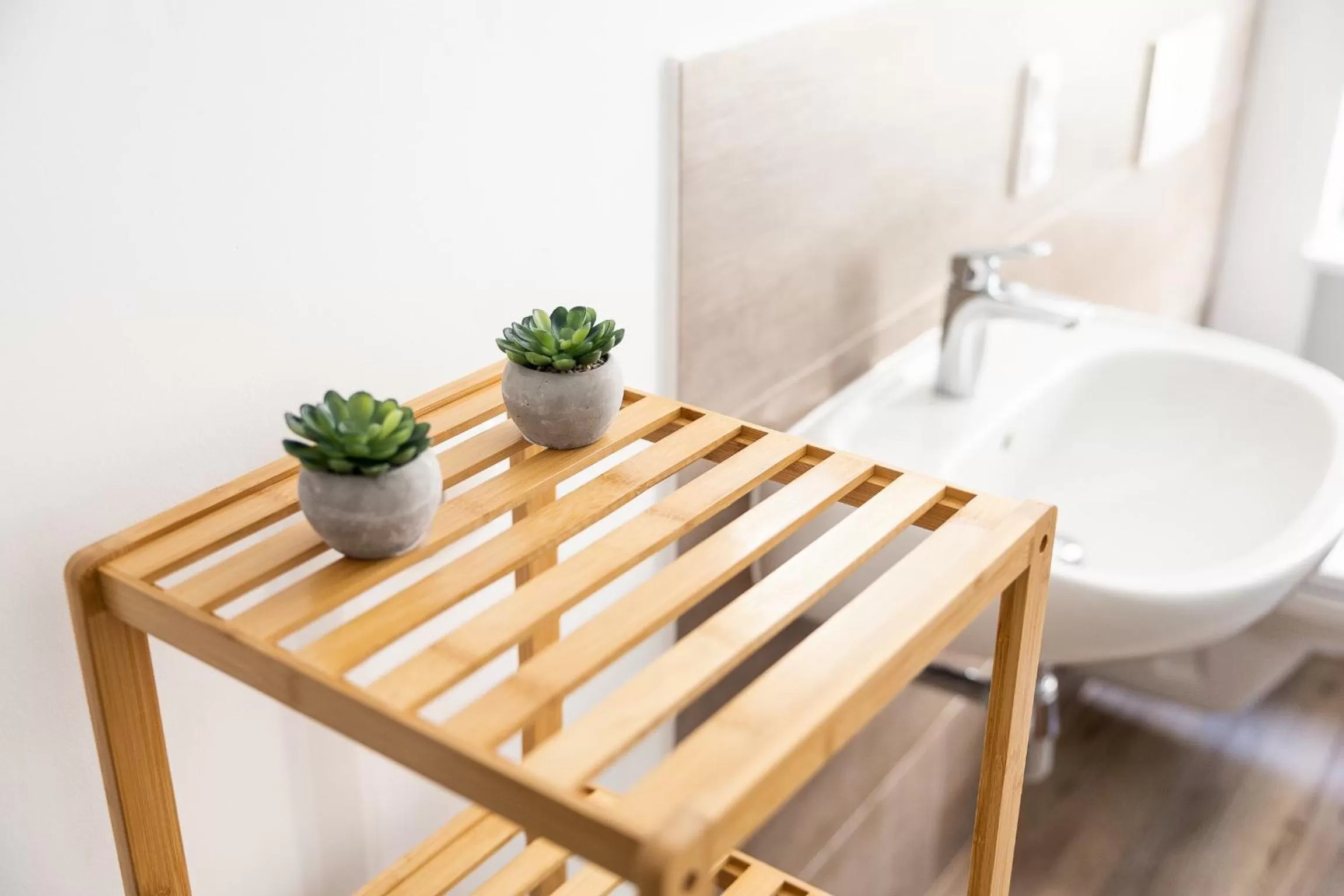 Bathroom in Apartments am Neuen Theater - Altstadt - Zentral - Küche - Wifi - Powered by Ko-Living