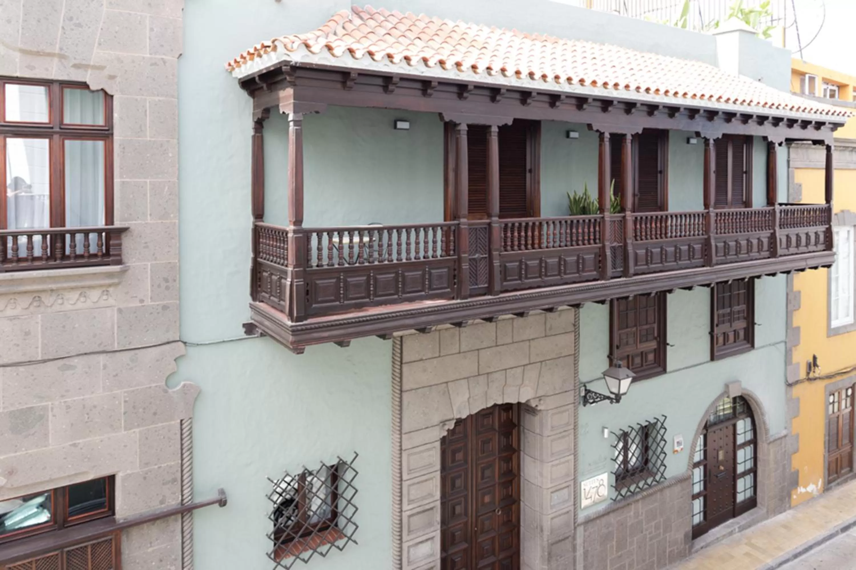 Facade/entrance in Suites 1478