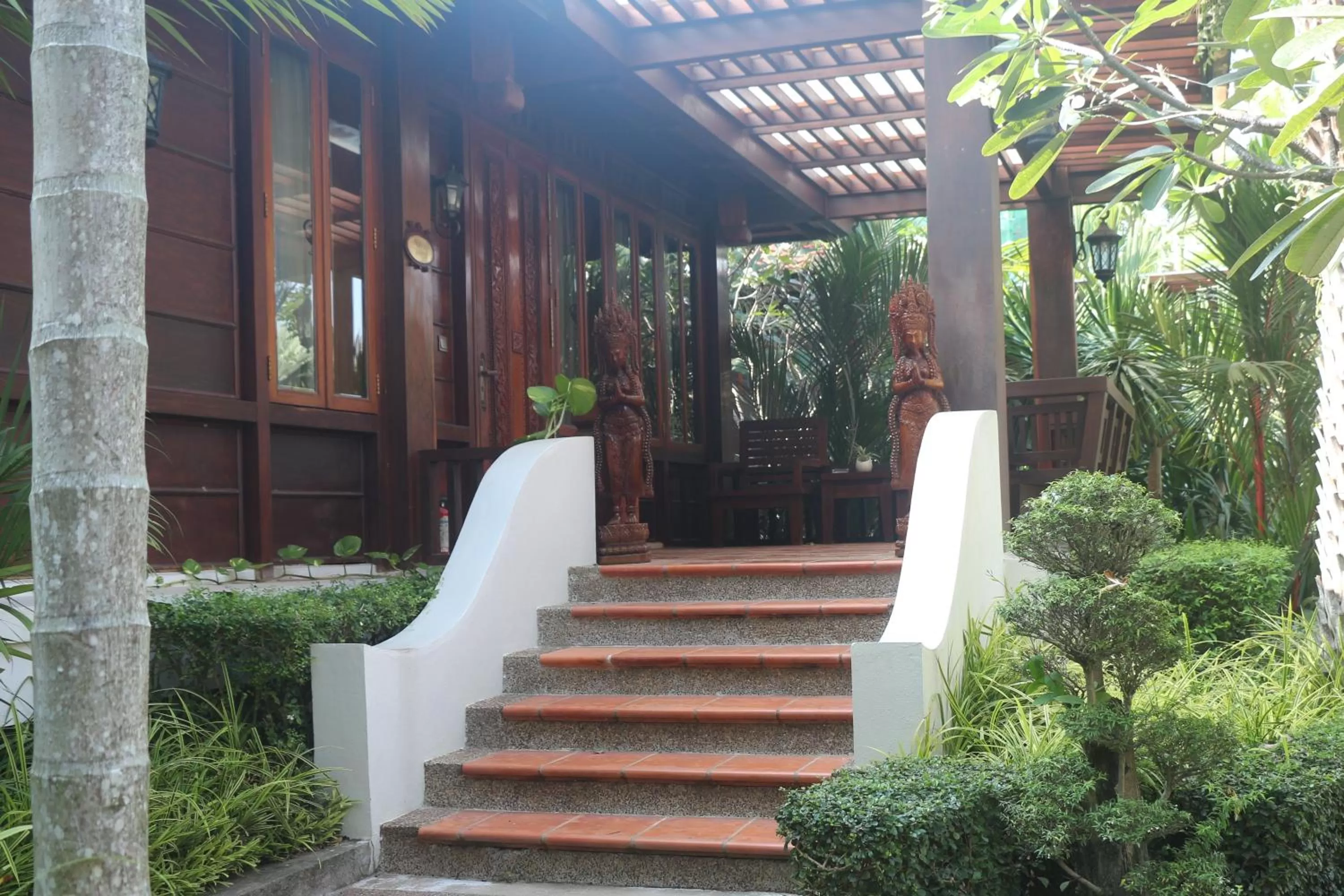 Facade/entrance in Try Palace Resort-Kep