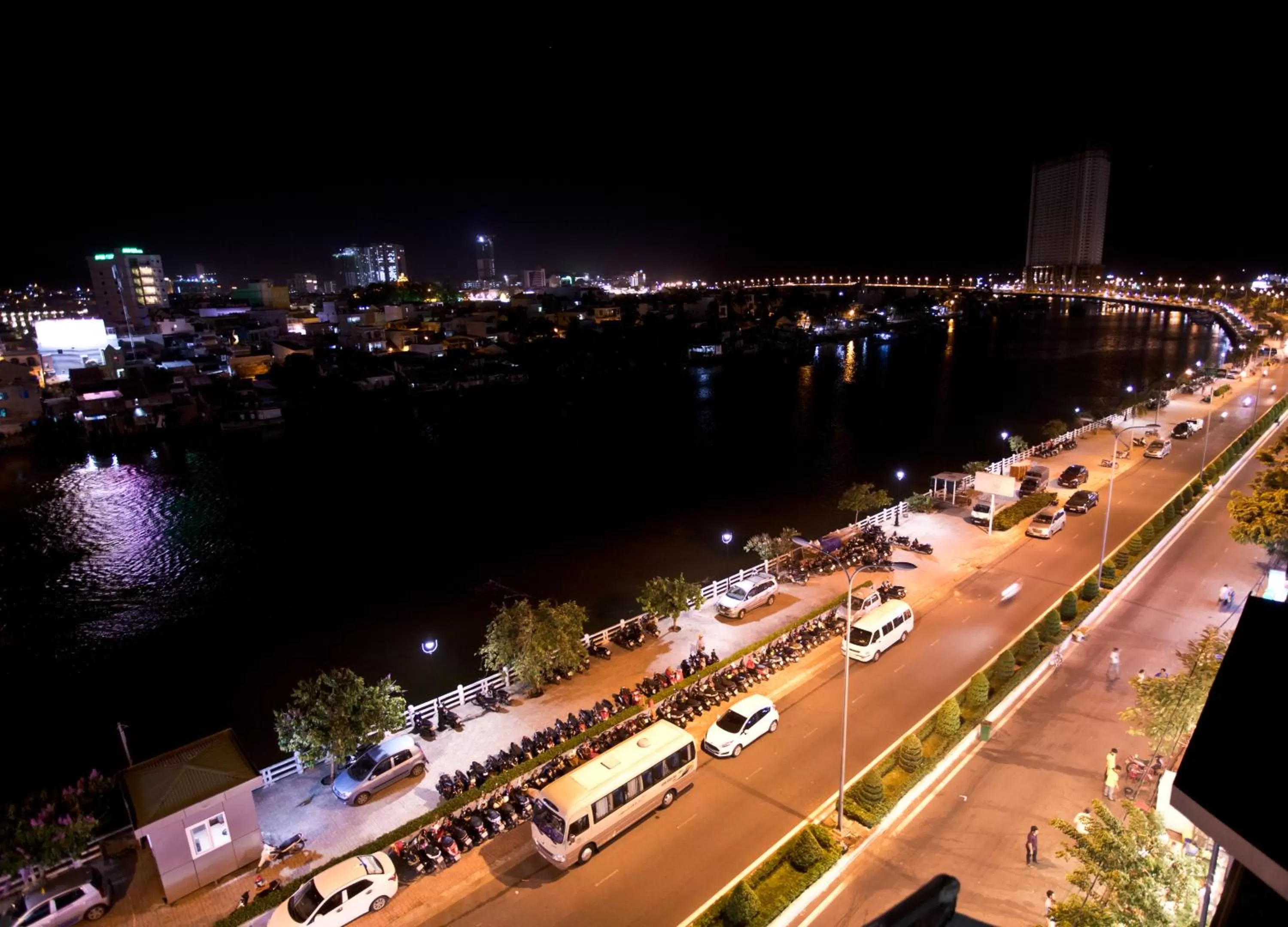 Moonlight Bay Hotel & Apartment