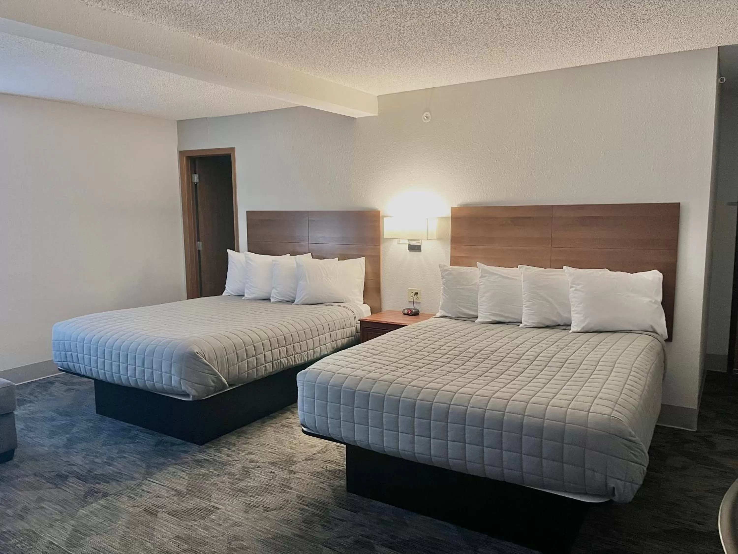 Bed in Travelodge by Wyndham Lincoln South