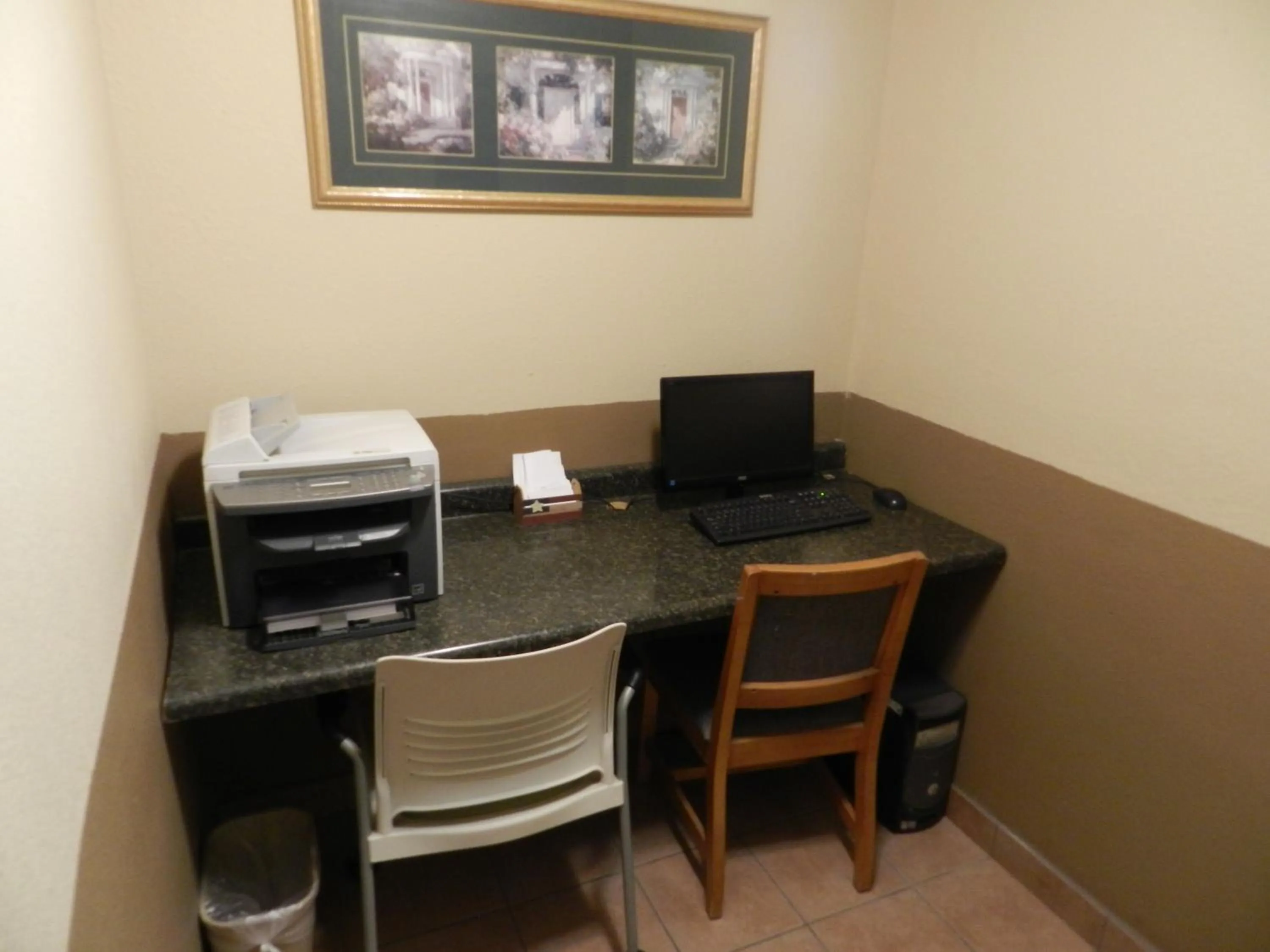 Business facilities in Baymont by Wyndham Dubuque