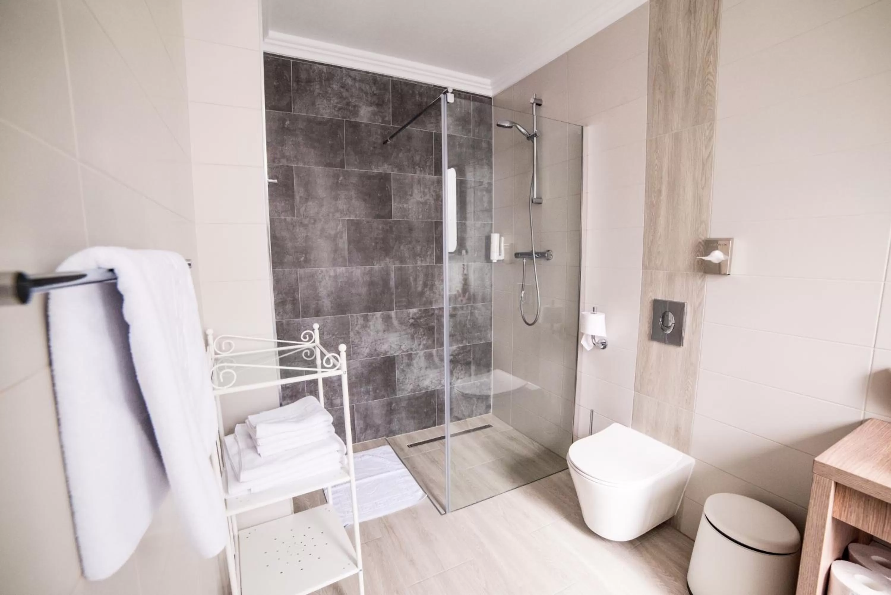 Shower in compleX living aparthotel
