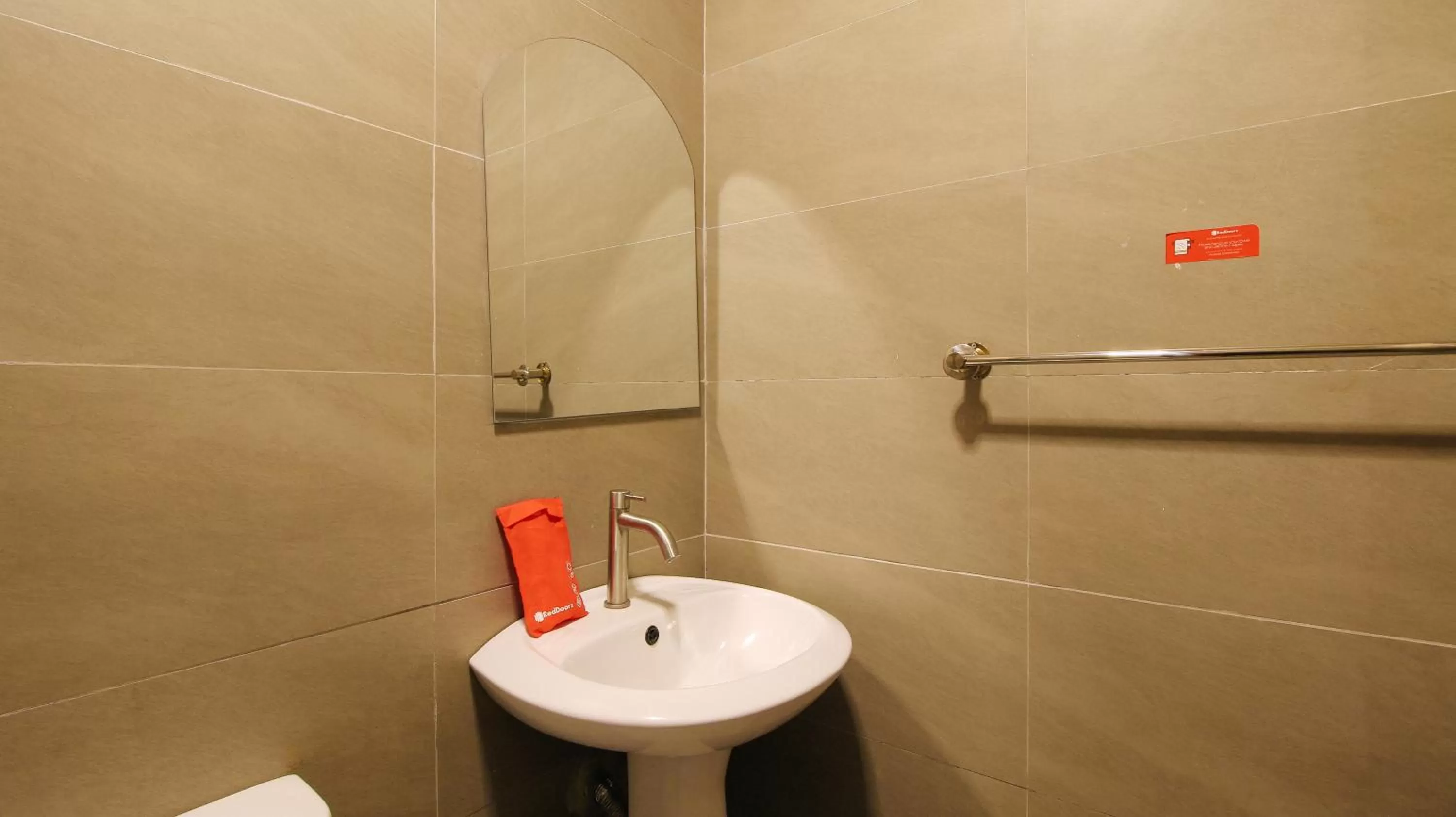 Bathroom in RedDoorz Plus @ San Marcelino Malate