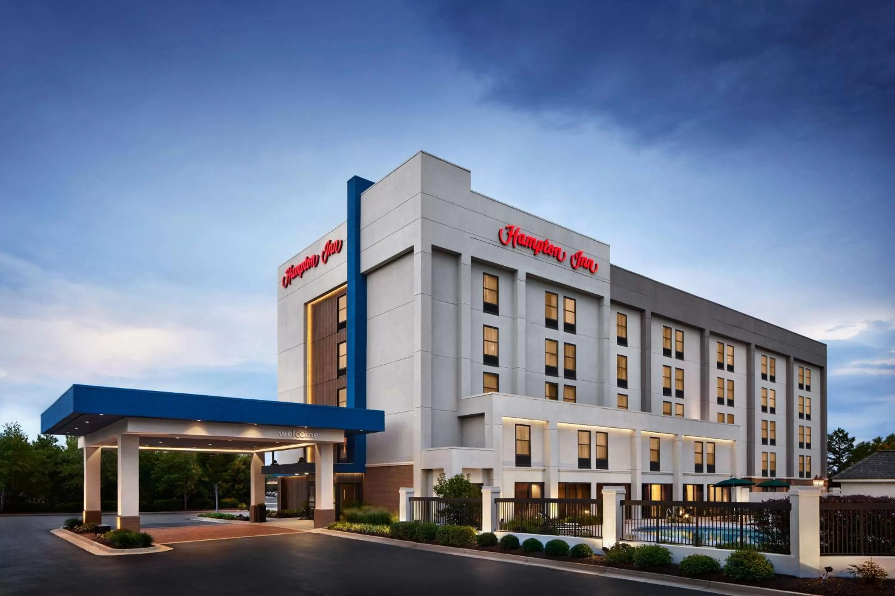 Property building in Hampton Inn Concord/Kannapolis