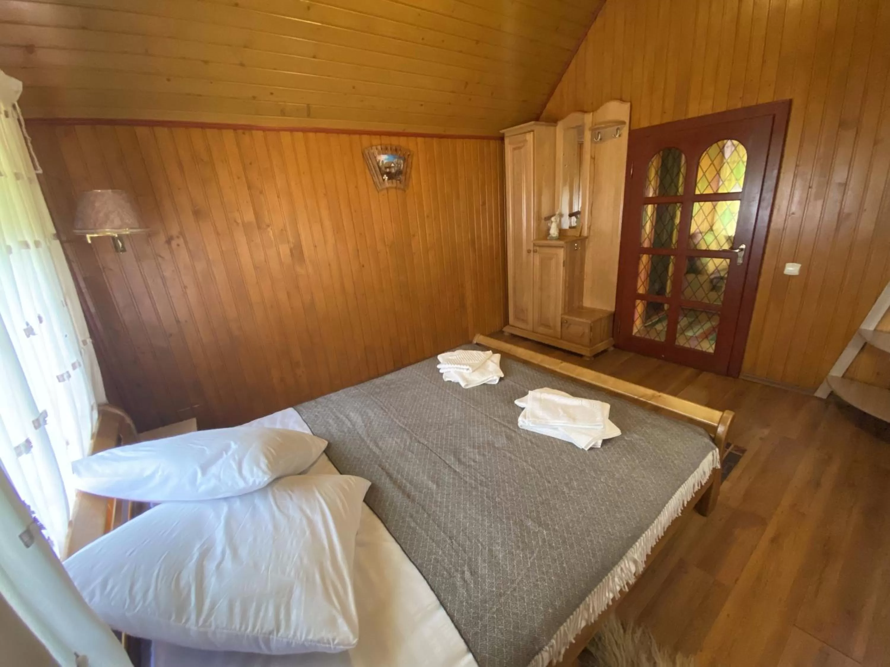 Bed in Kolyba Opryshkiv