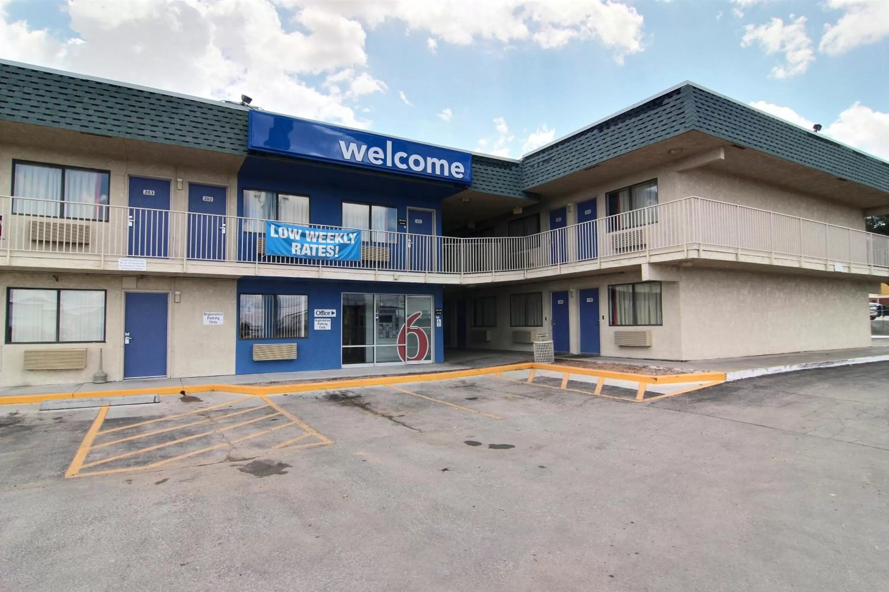 Facade/entrance in Motel 6-Fort Stockton, TX