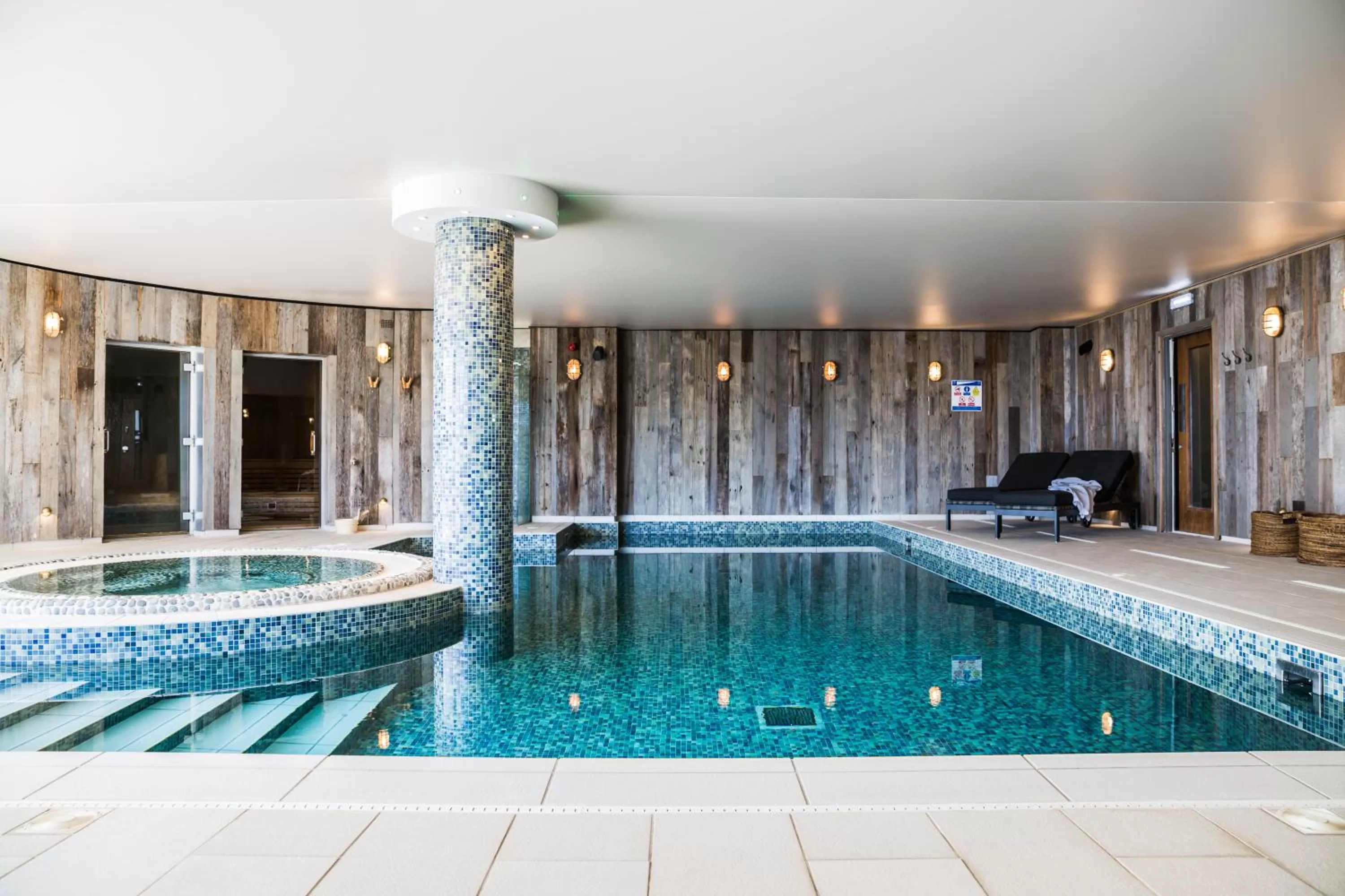 Swimming pool in Gara Rock