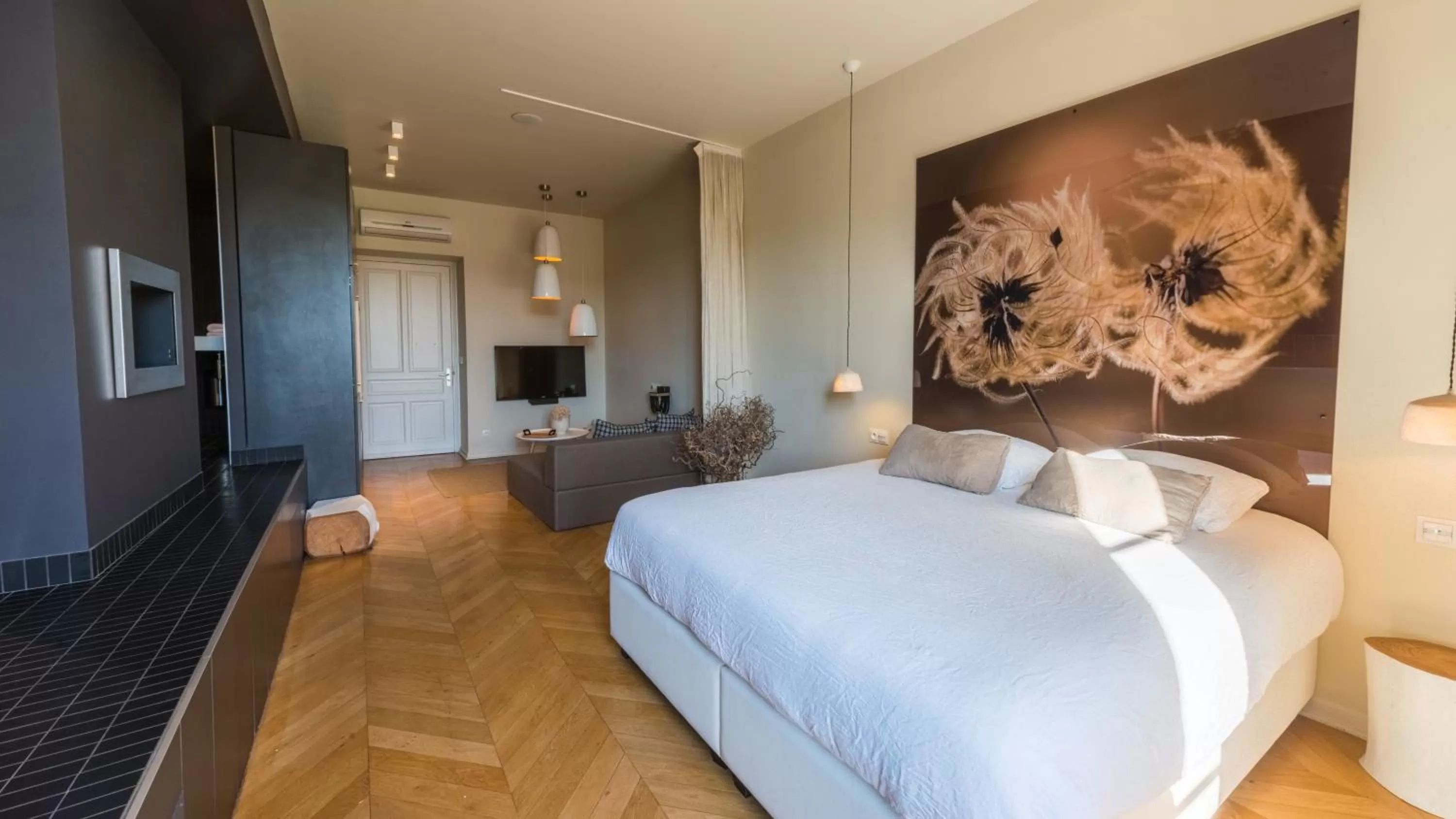 Bed in MiHotel Bellecour