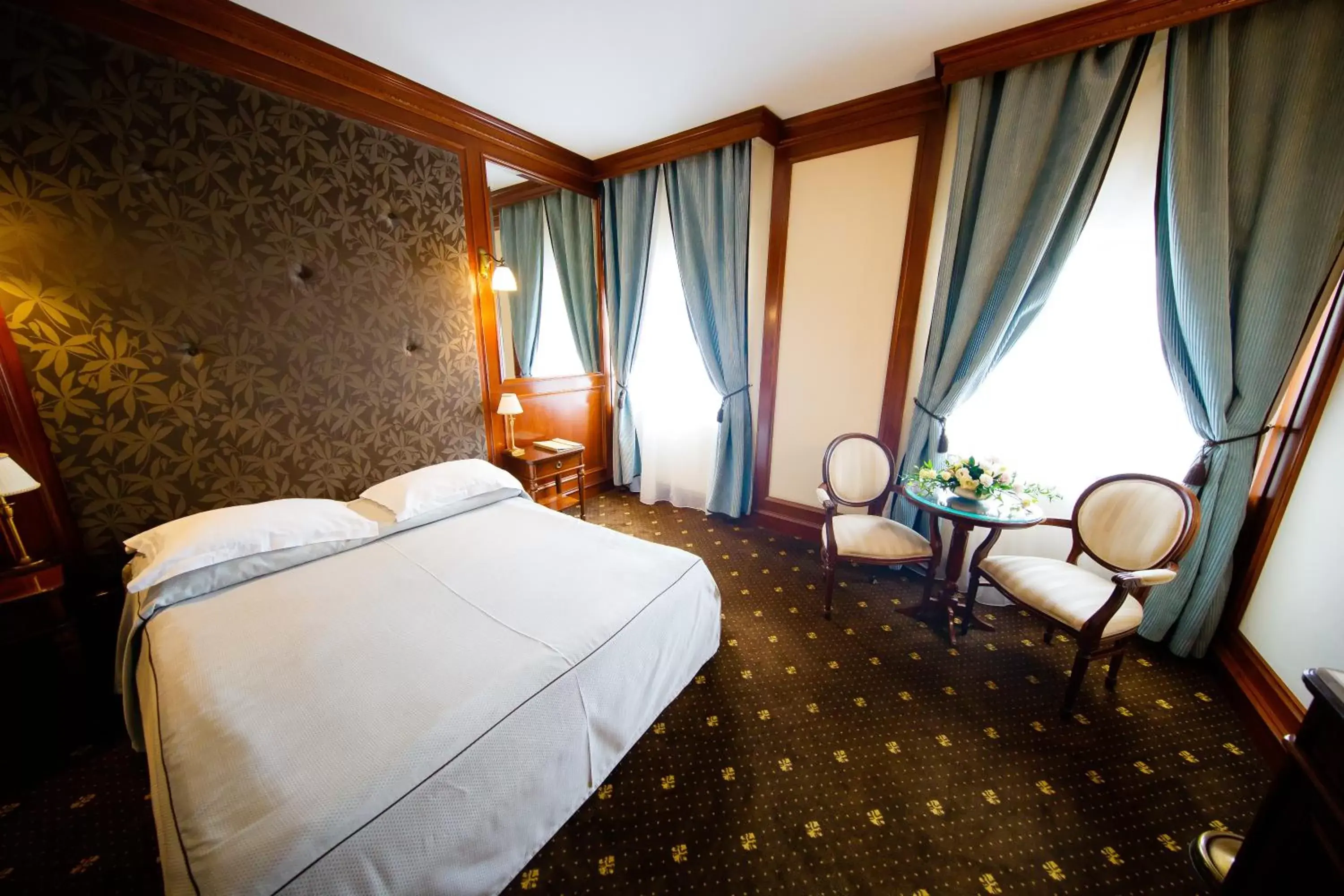 Double Room in Hotel Select Double Room in Hotel Select