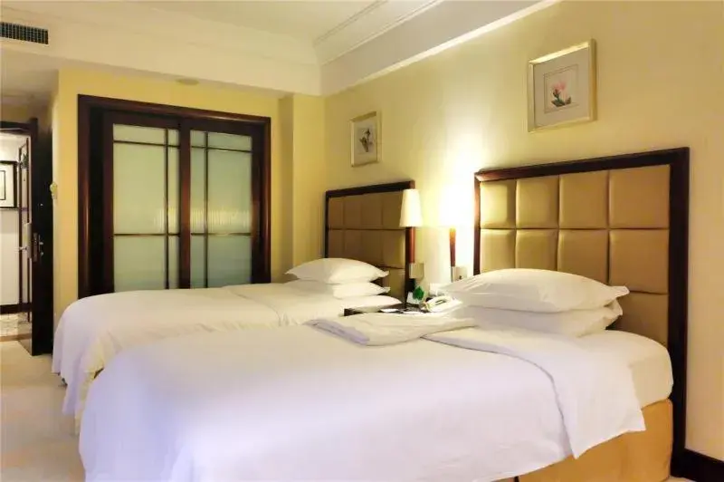 Executive Twin Room in Ramada Plaza Optics Valley Hotel Wuhan (Best of Ramada Worldwide) Executive Twin Room in Ramada Plaza Optics Valley Hotel Wuhan (Best of Ramada Worldwide)