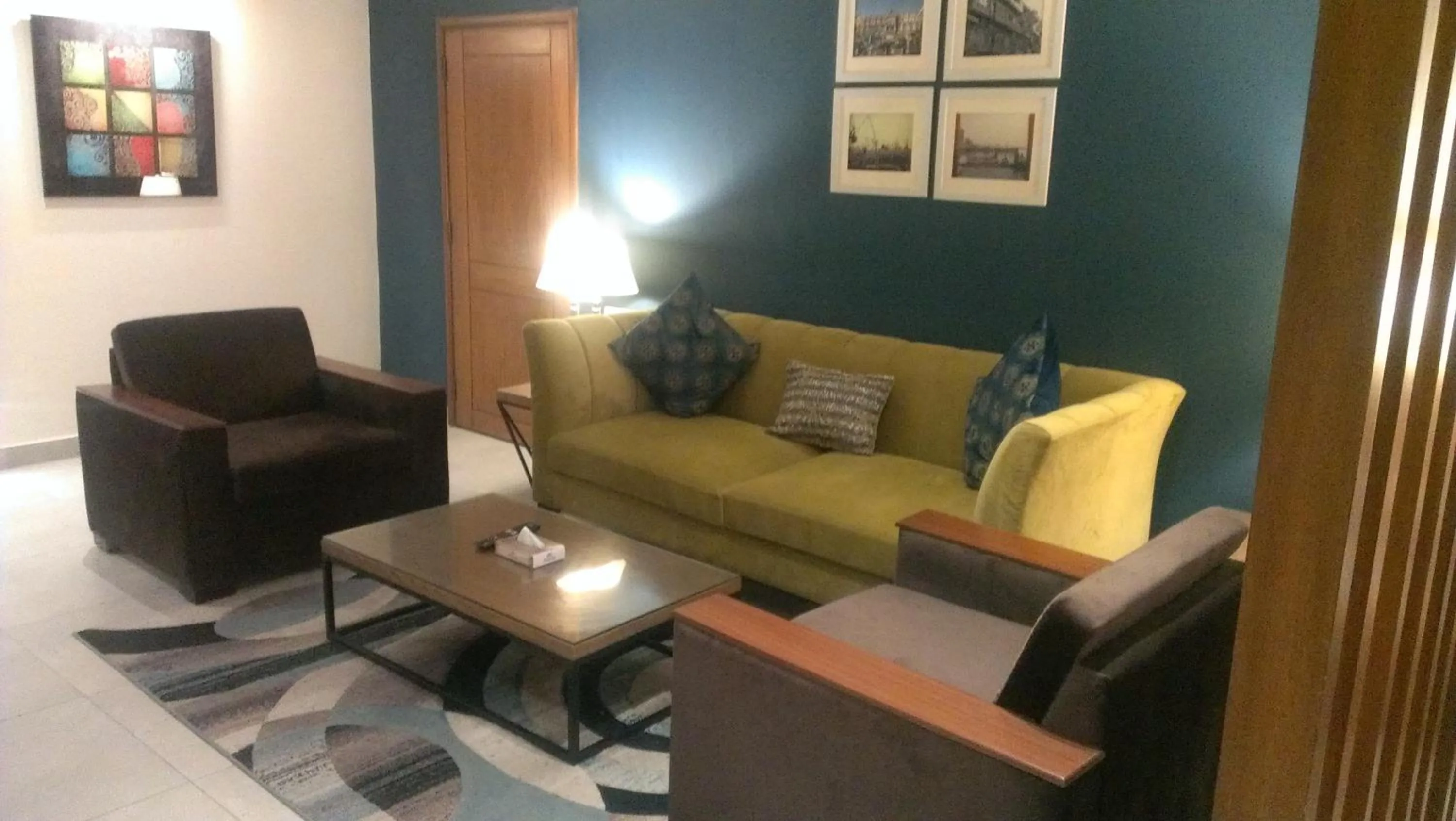 Regent Plaza Hotel & Convention Center