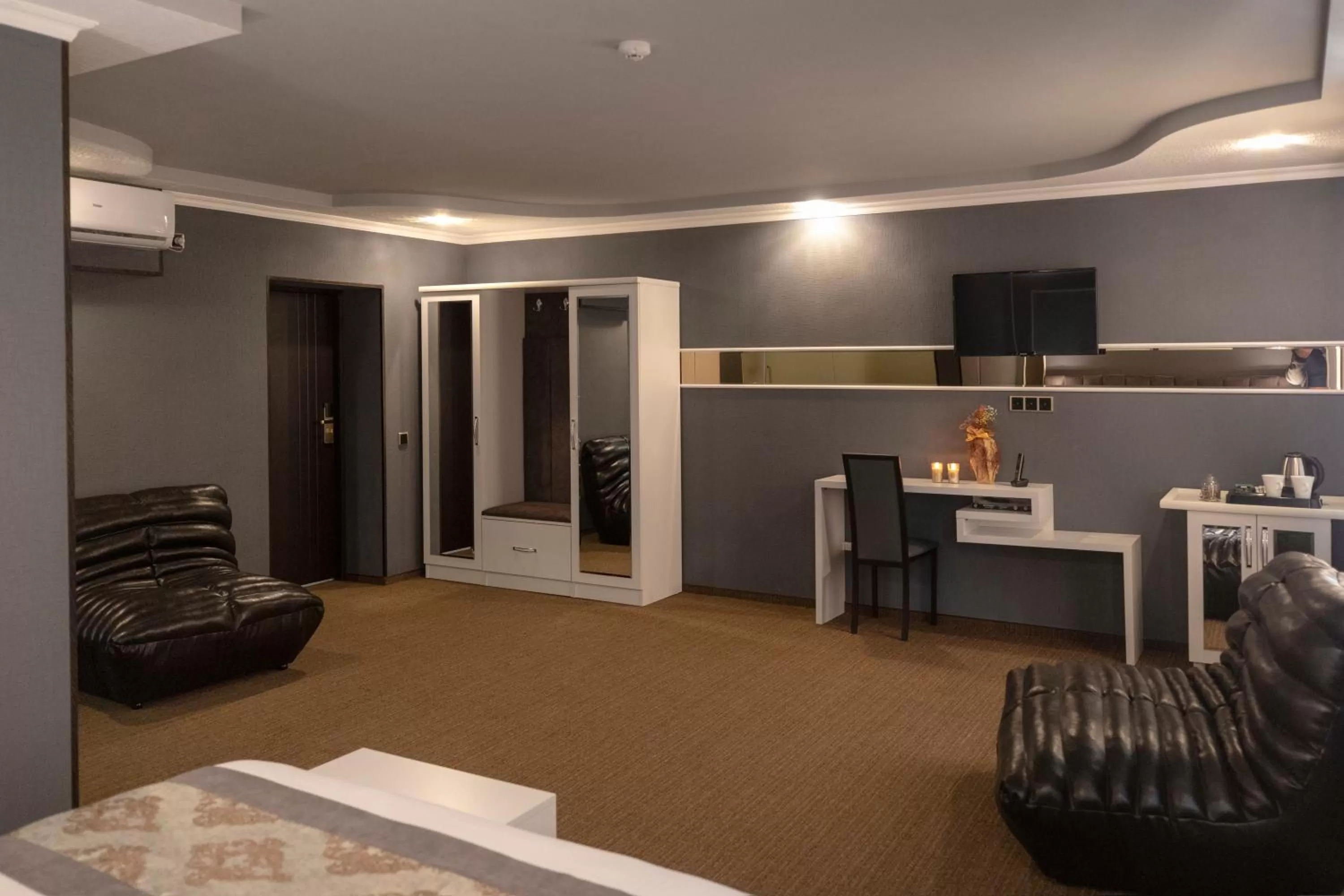 Other, Bed in Georgia Gold