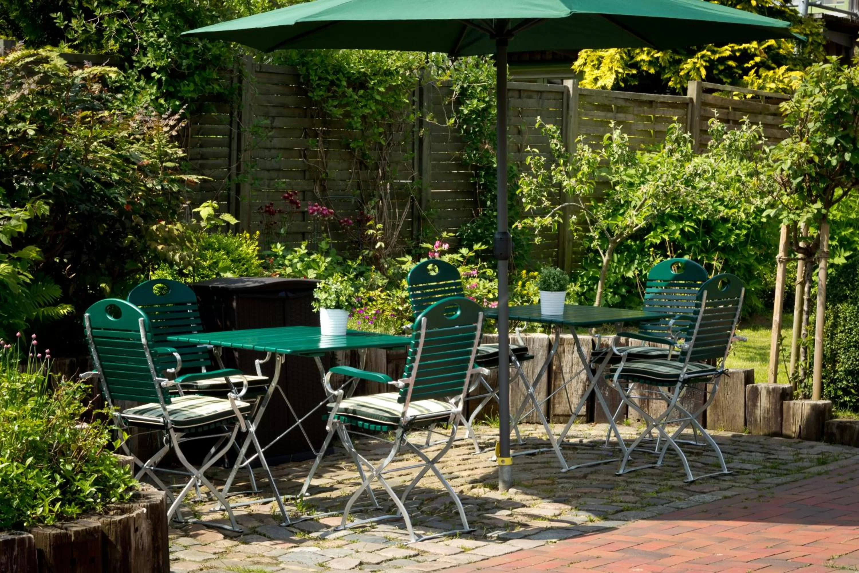 Garden, Restaurant/Places to Eat in Hotel Bed & Breakfast am Dom