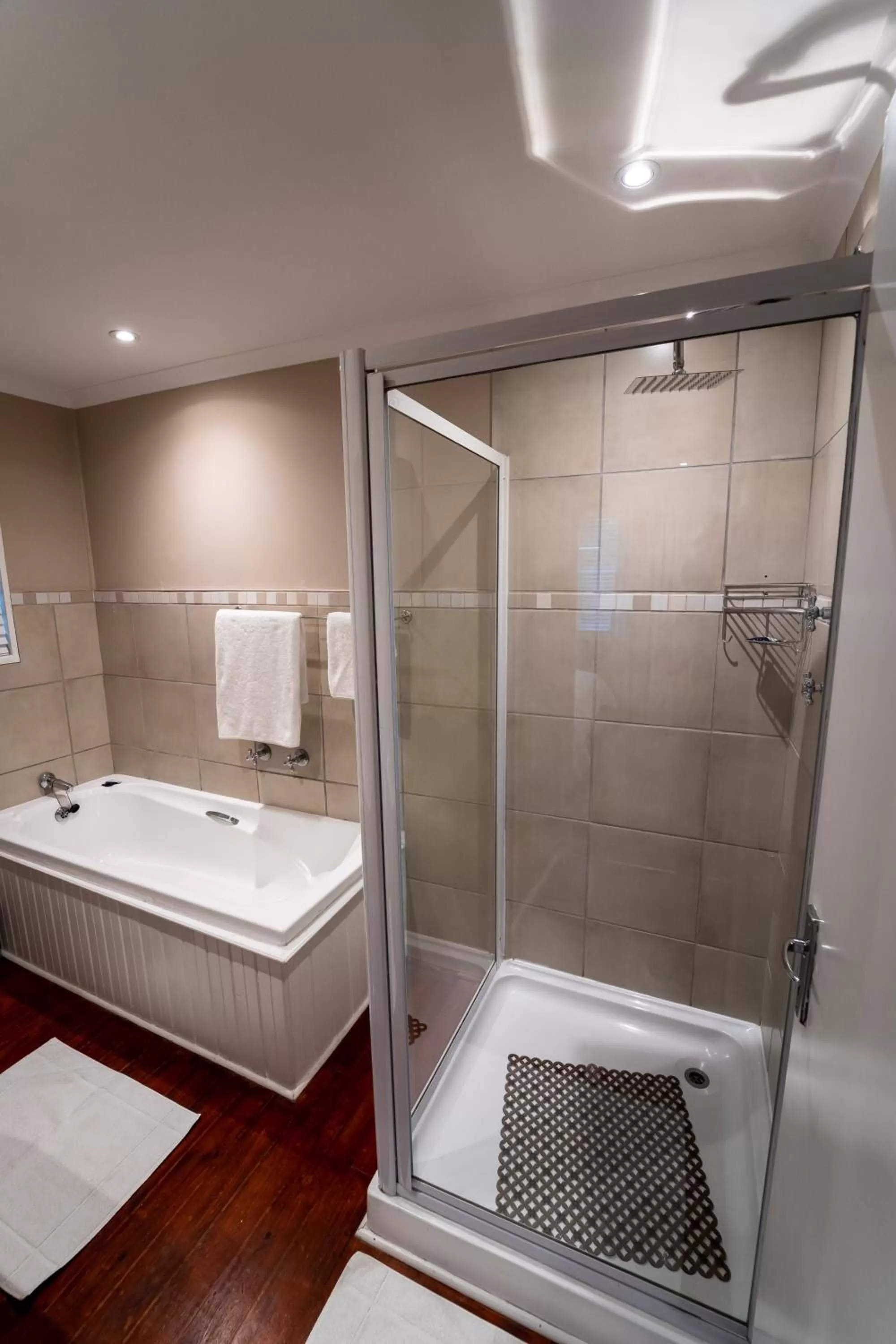 Bathroom in Gooderson Knysna Chalets