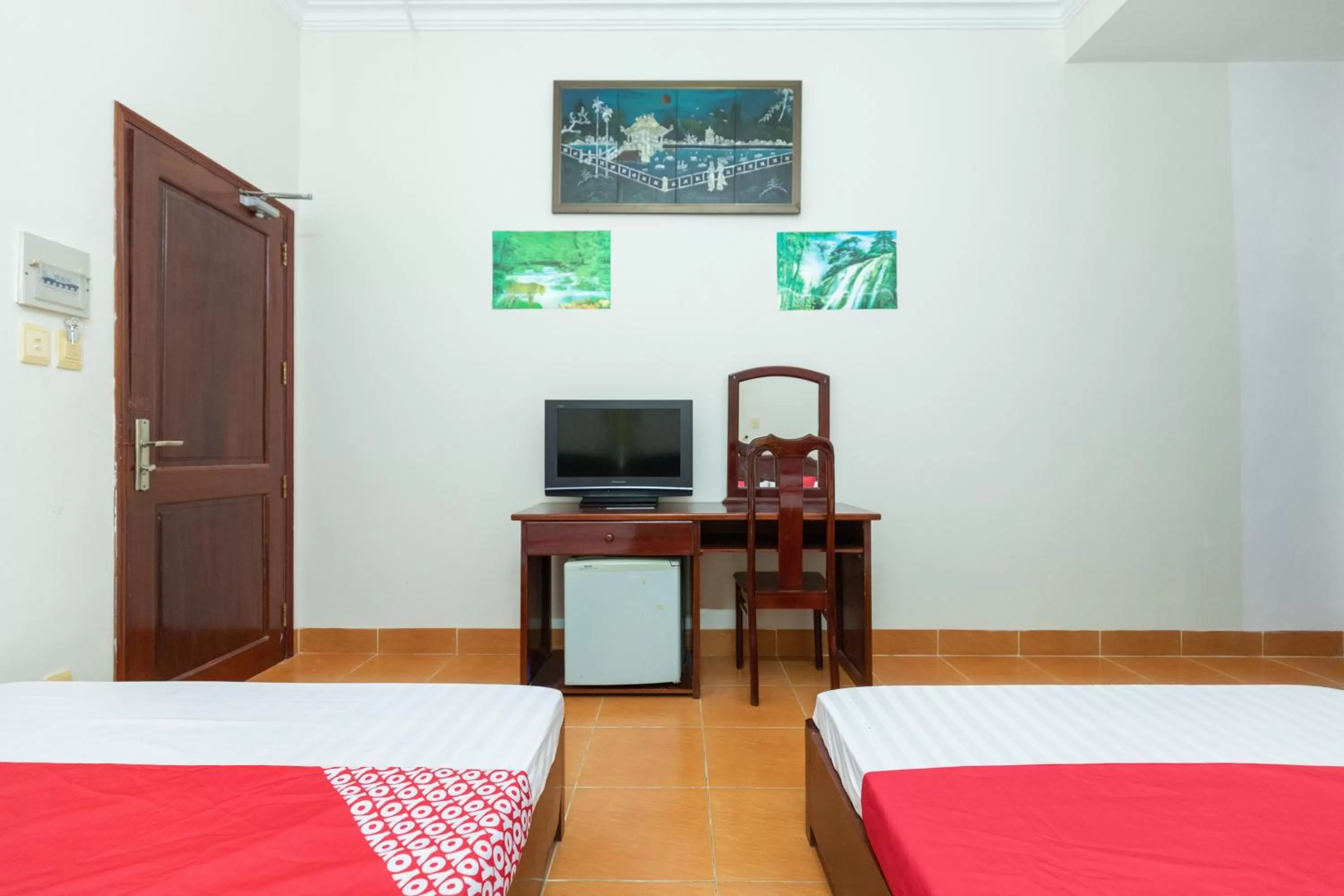 Photo of the whole room, Bed in Lien Thuy Hotel