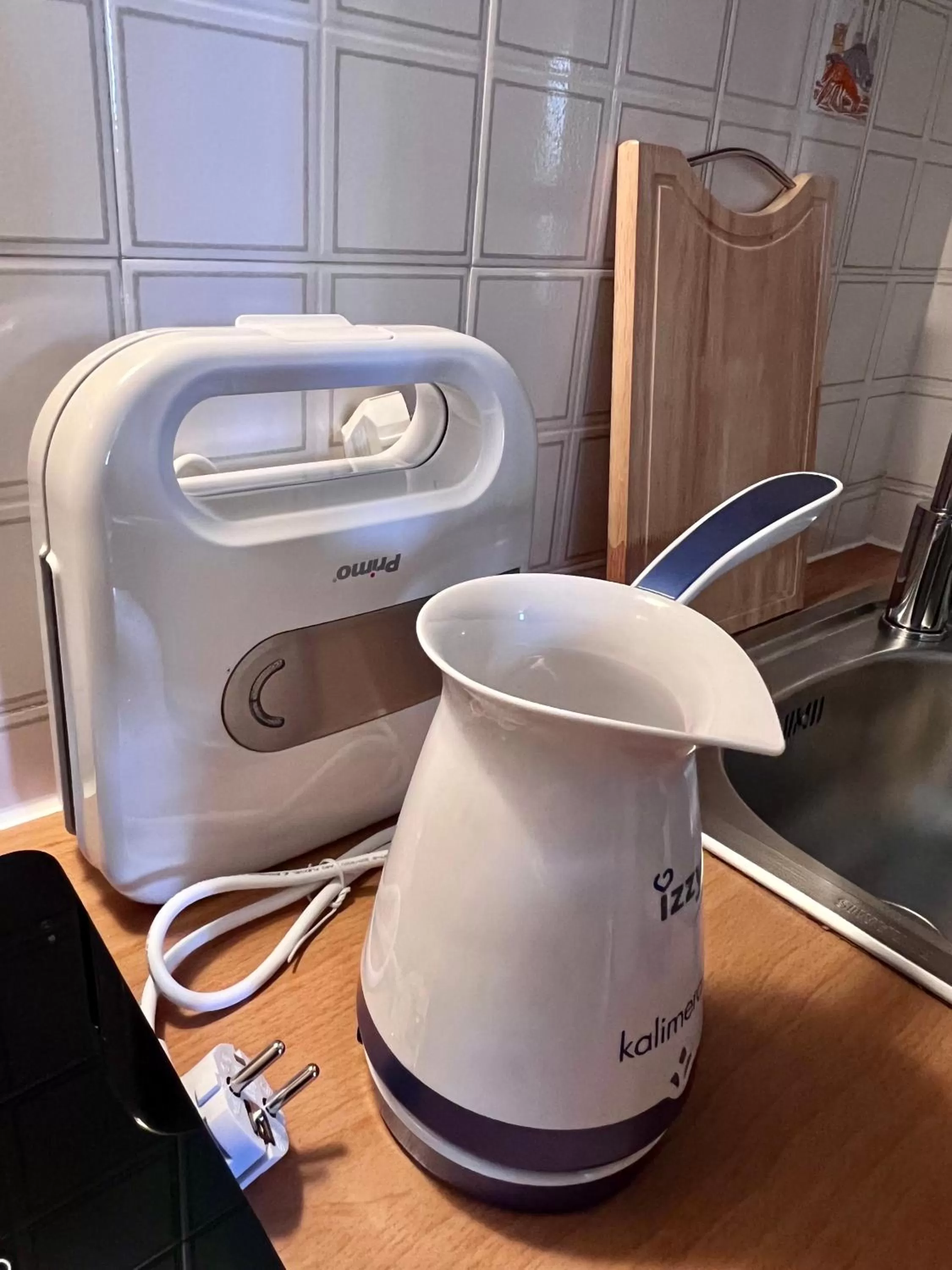 Coffee/tea facilities, Kitchen/Kitchenette in ATHANASIA APARTMENTS