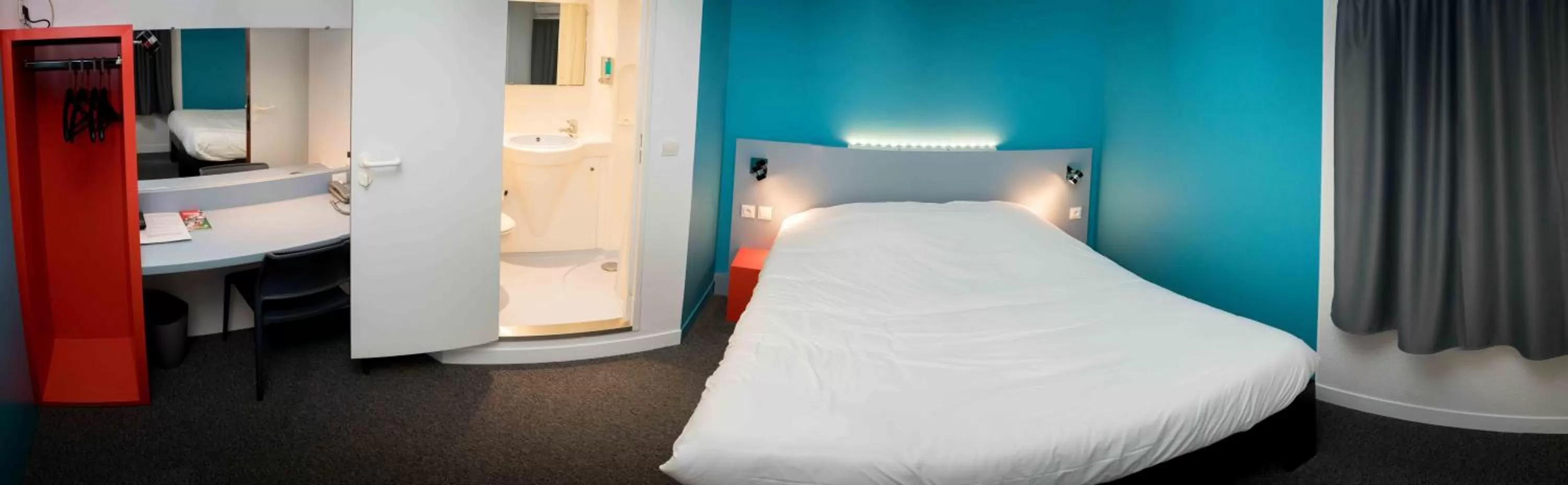 Bed in Fasthotel Artigues