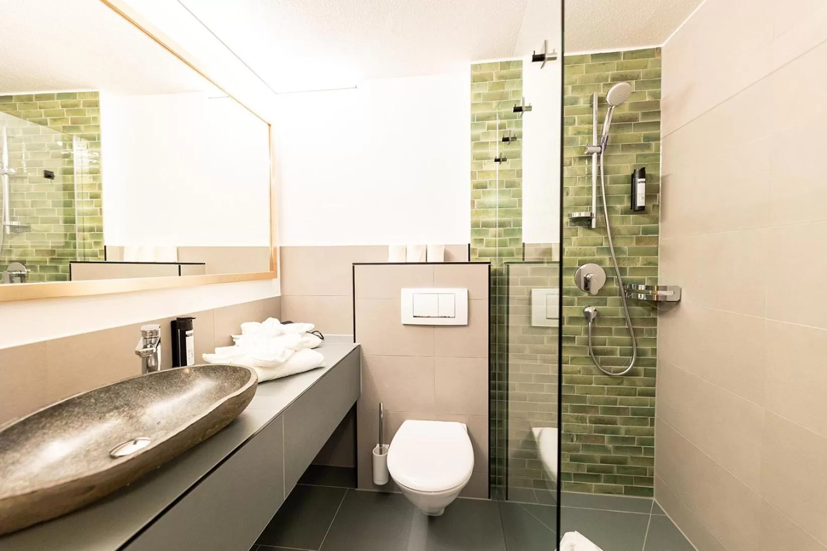 Bathroom in Wellness Aparthotel "Lechlife" incl Pool - 400m zum SKILIFT