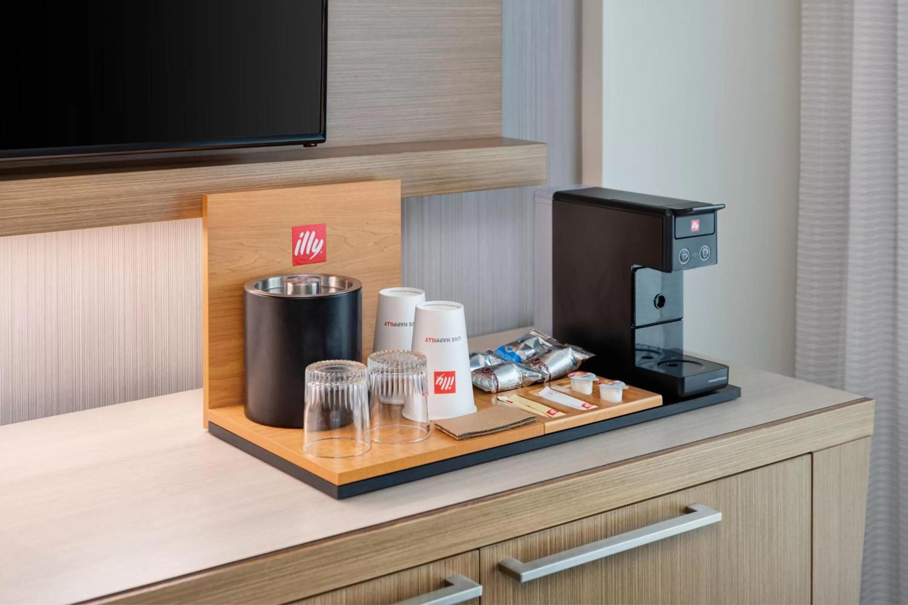 Bedroom in Courtyard by Marriott Atlanta Alpharetta/Avalon Area