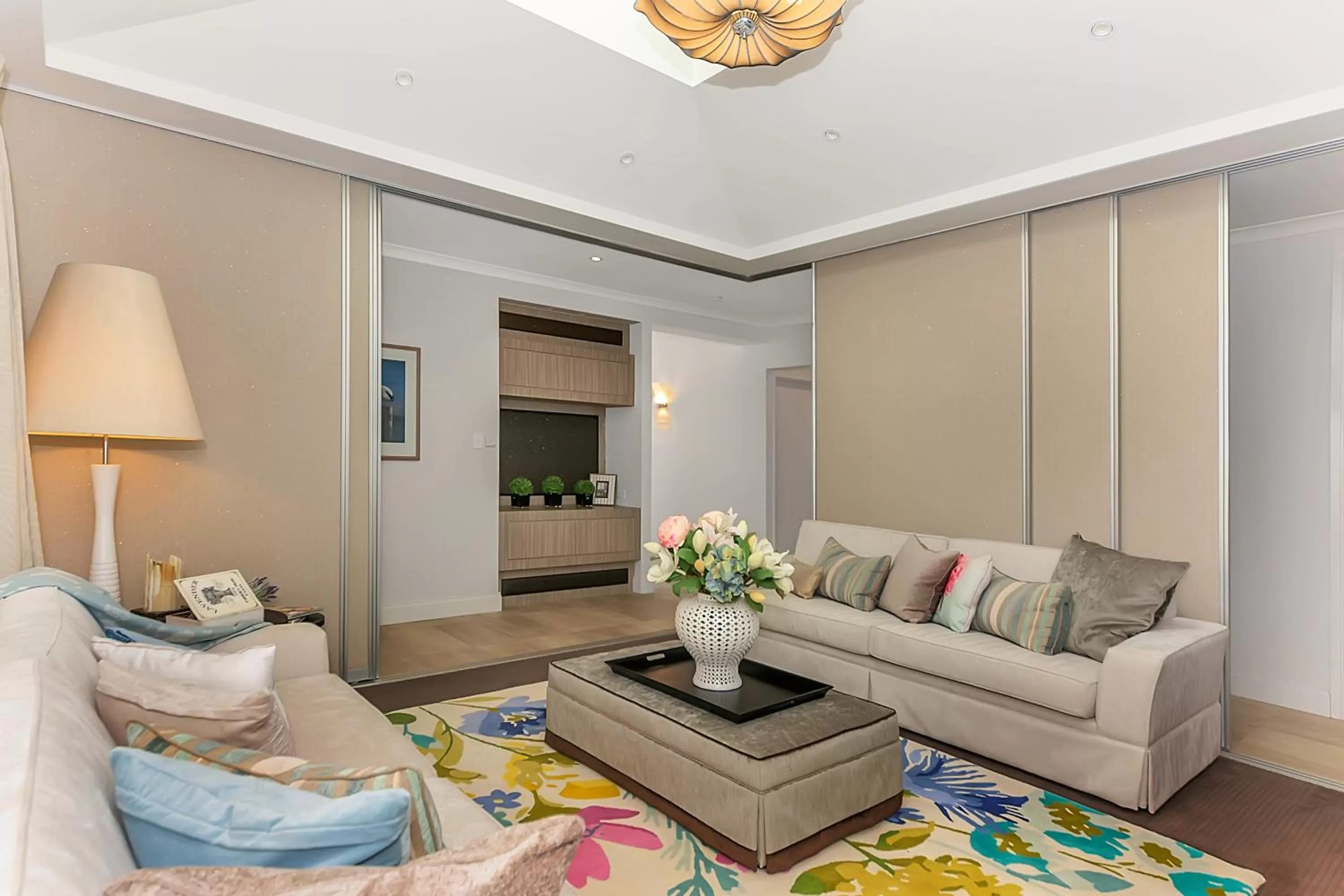 TV and multimedia in Lavender Manor BnB