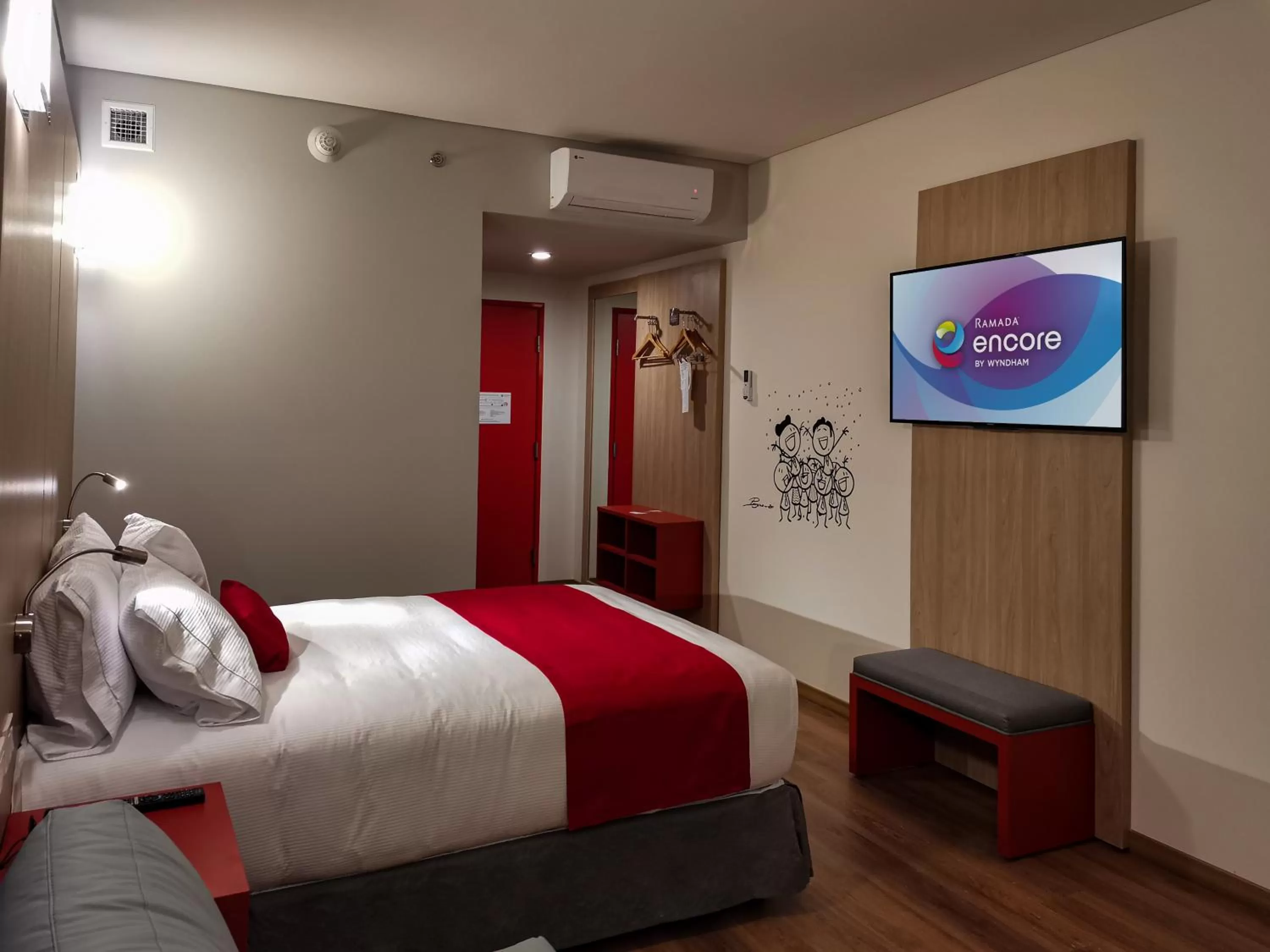 Photo of the whole room, Bed in Ramada Encore by Wyndham Monterrey Apodaca Zona Aeropuerto