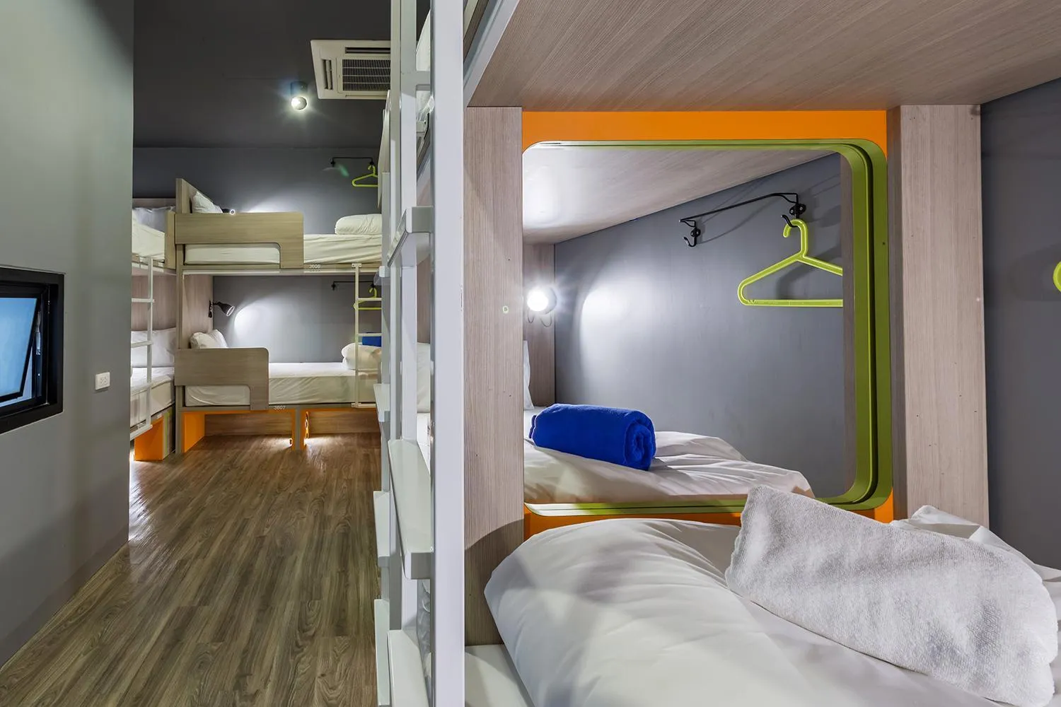 bunk bed, Bed in iSanook Hostel