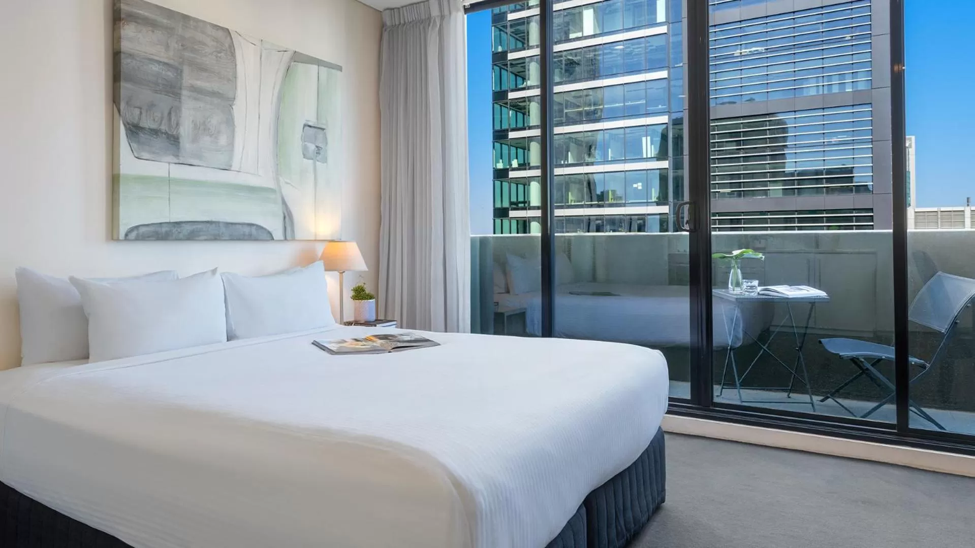 Rooftop Apartment - No Housekeeping in Oaks Melbourne on Collins Suites