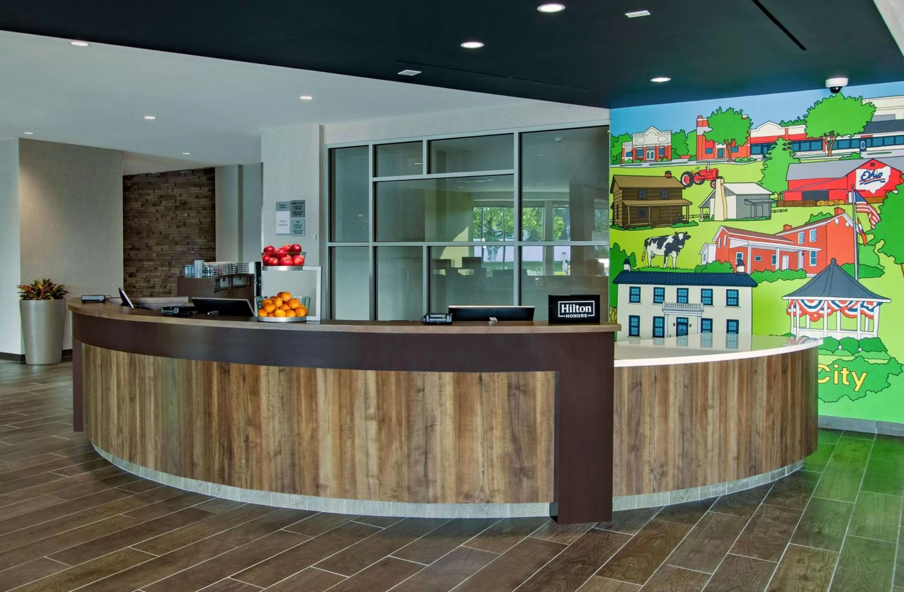 Lobby or reception in Tru By Hilton Grove City Columbus