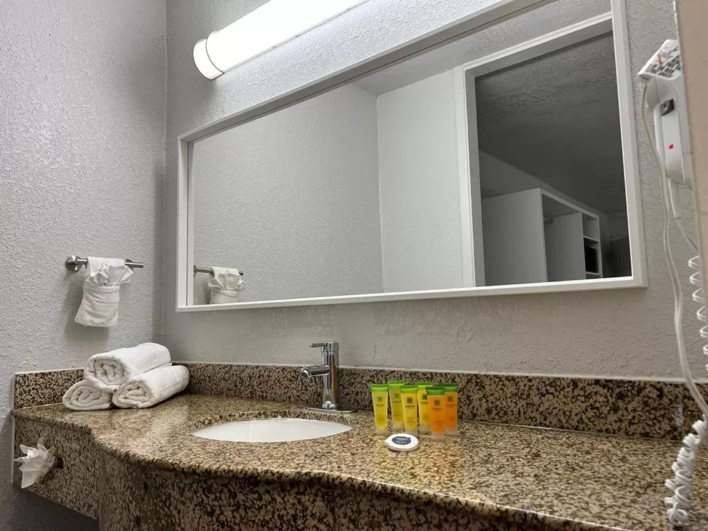 Bathroom in Oneway Savannah