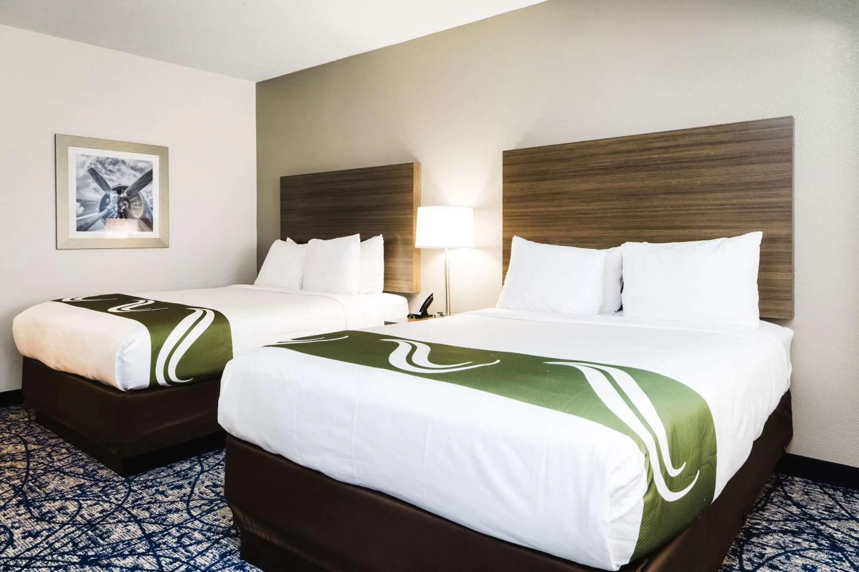 Bedroom, Bed in Quality Suites Houston Hobby Airport