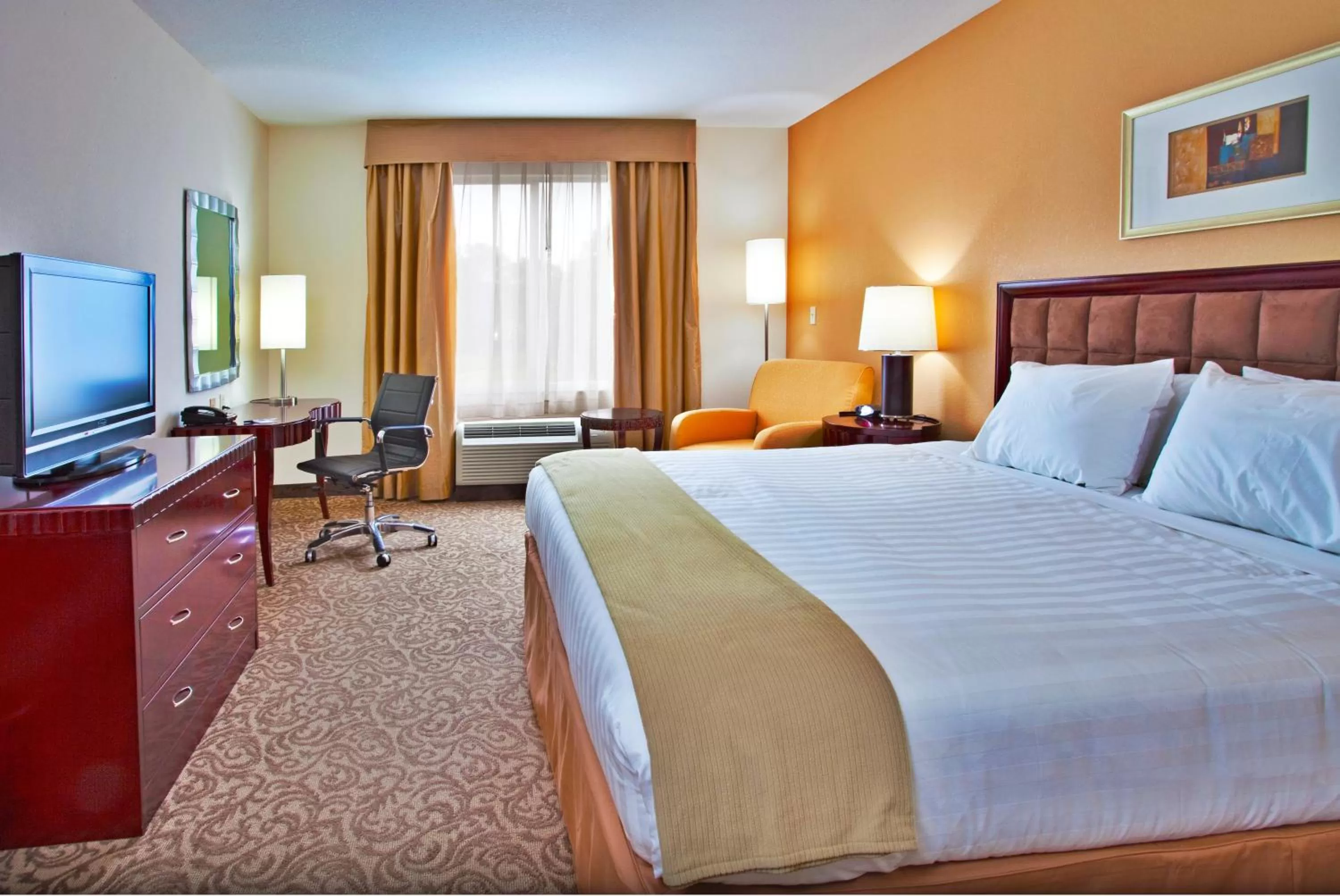 Photo of the whole room, Bed in Holiday Inn Express Hotel & Suites Brooksville-I-75 by IHG